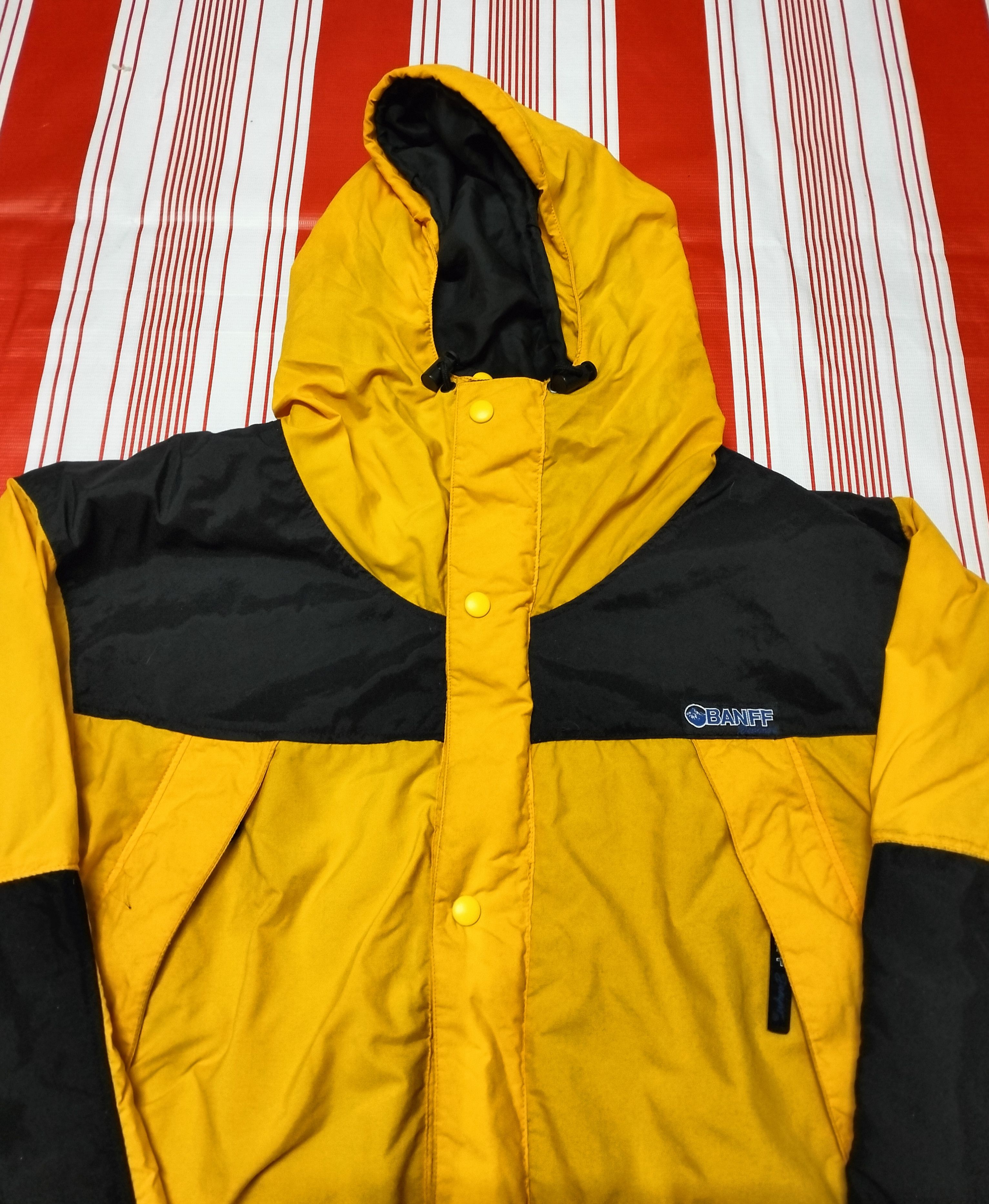 Banff windbreaker Hoodie Sweater