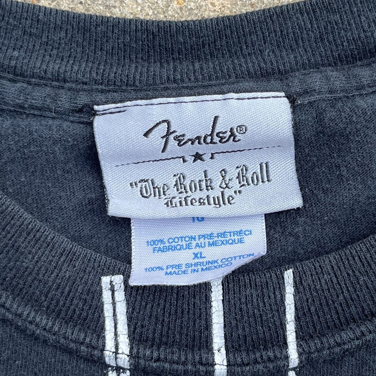 Vintage VINTAGE Y2K FENDER “THE ROCK & ROLL LIFESTYLE” T-SHIRT Size US XL / EU 56 / 4 - 4 Thumbnail