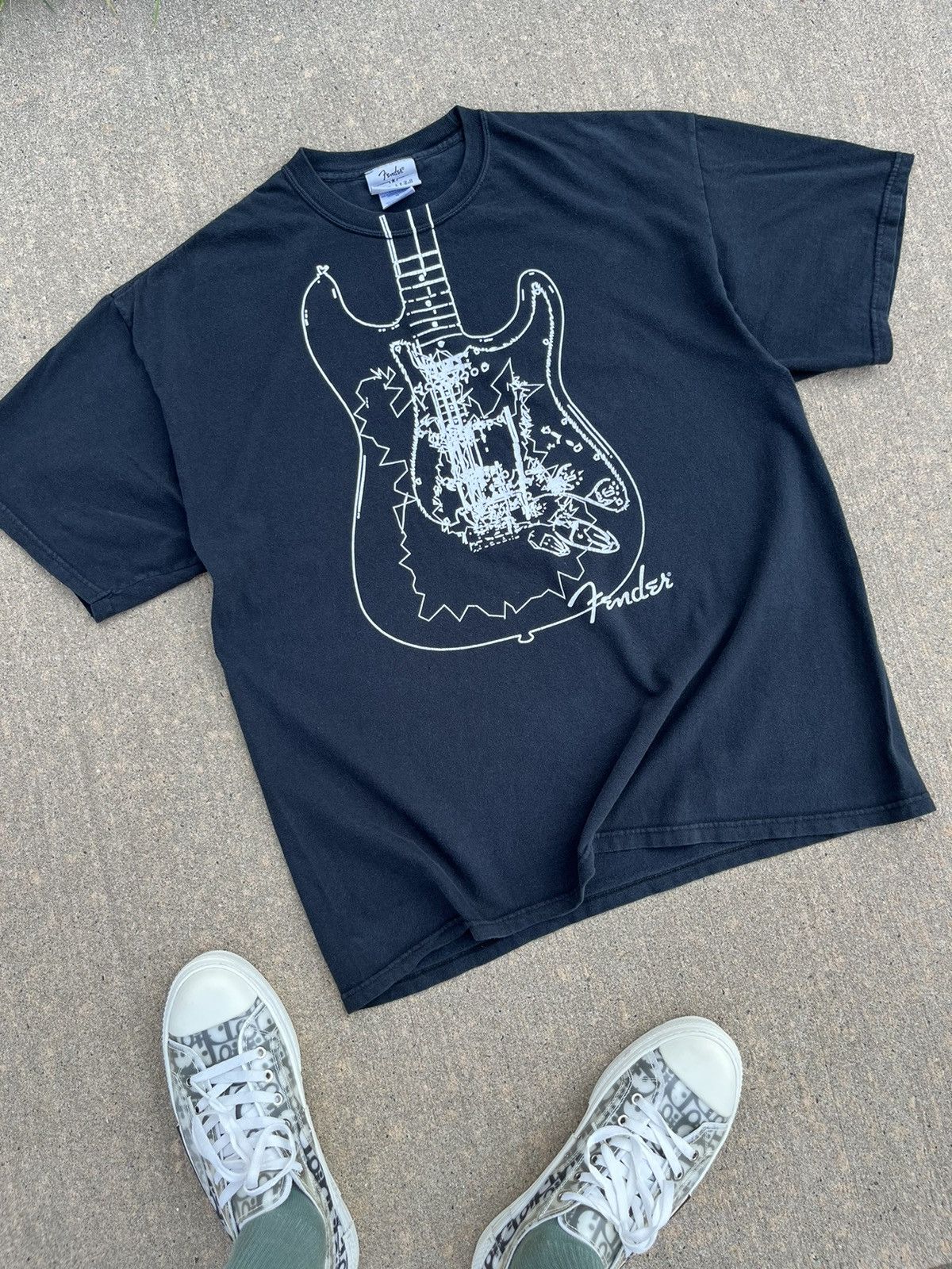 Vintage VINTAGE Y2K FENDER “THE ROCK & ROLL LIFESTYLE” T-SHIRT Size US XL / EU 56 / 4 - 1 Thumbnail