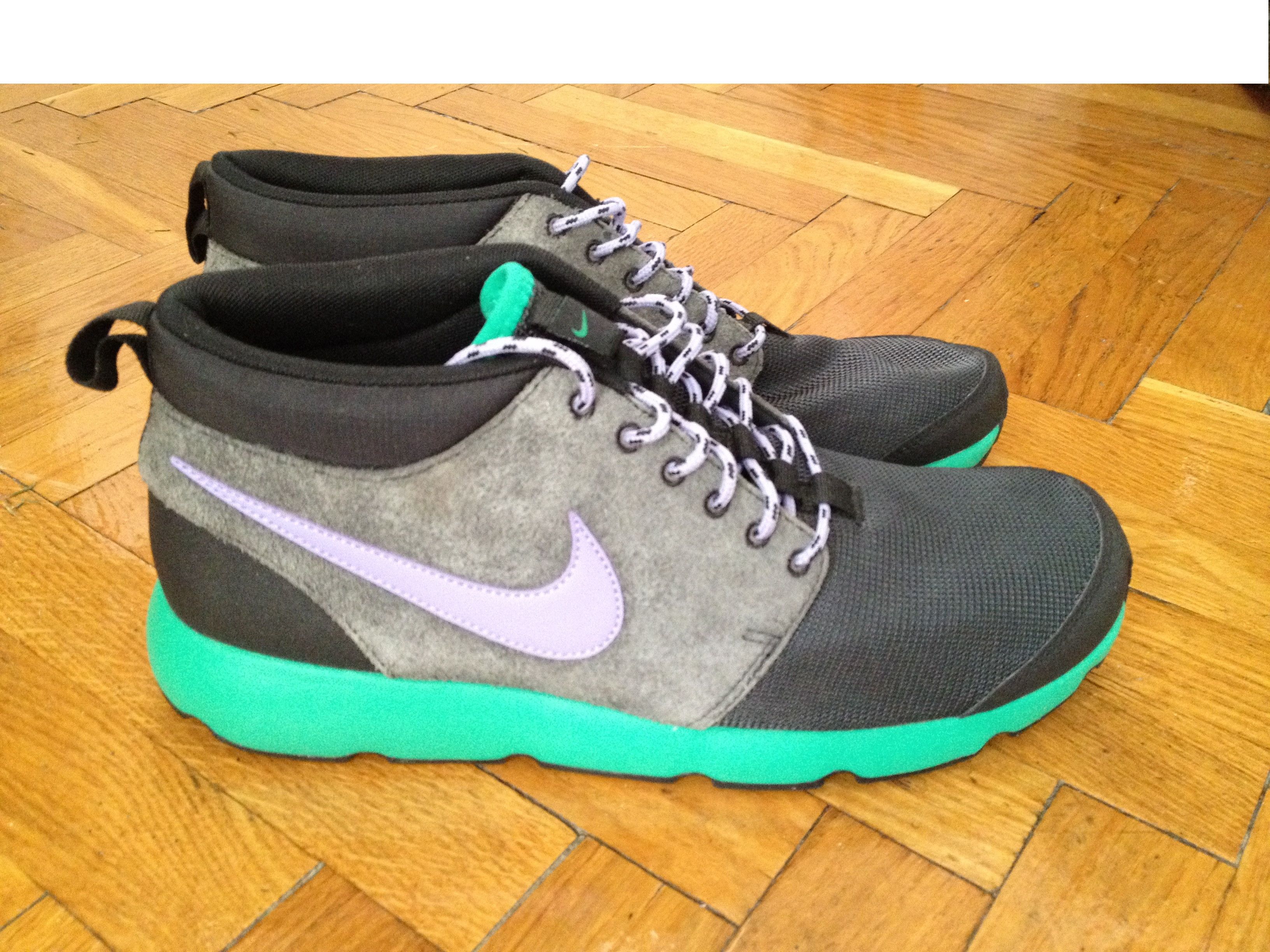 Nike roshe run mid trail Size US 10 / EU 43 - 13 Thumbnail