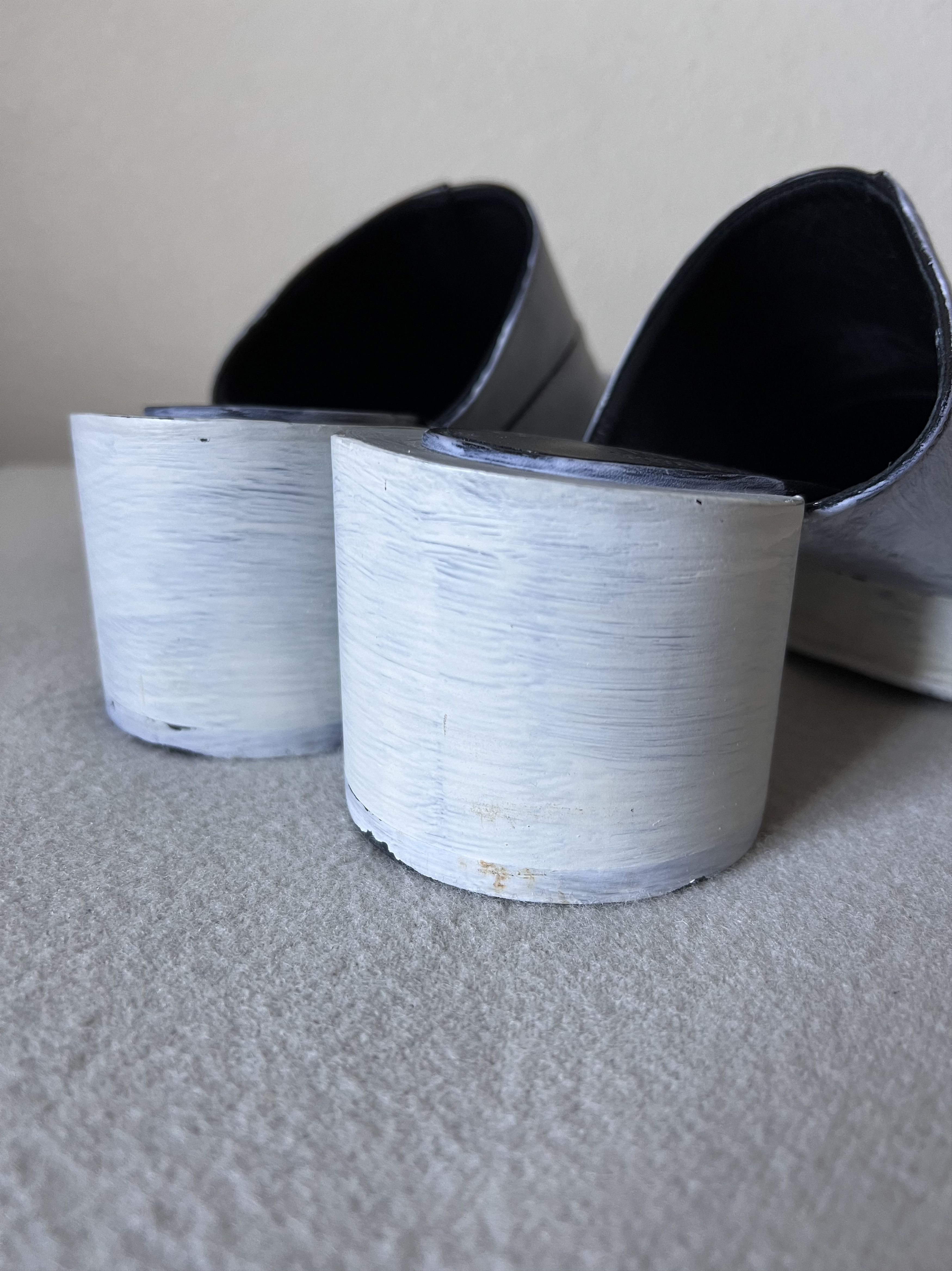 Maison Margiela MM6 Maison Margiela Painted Leather Mules in White Size US 9.5 / IT 39.5 - 7 Thumbnail