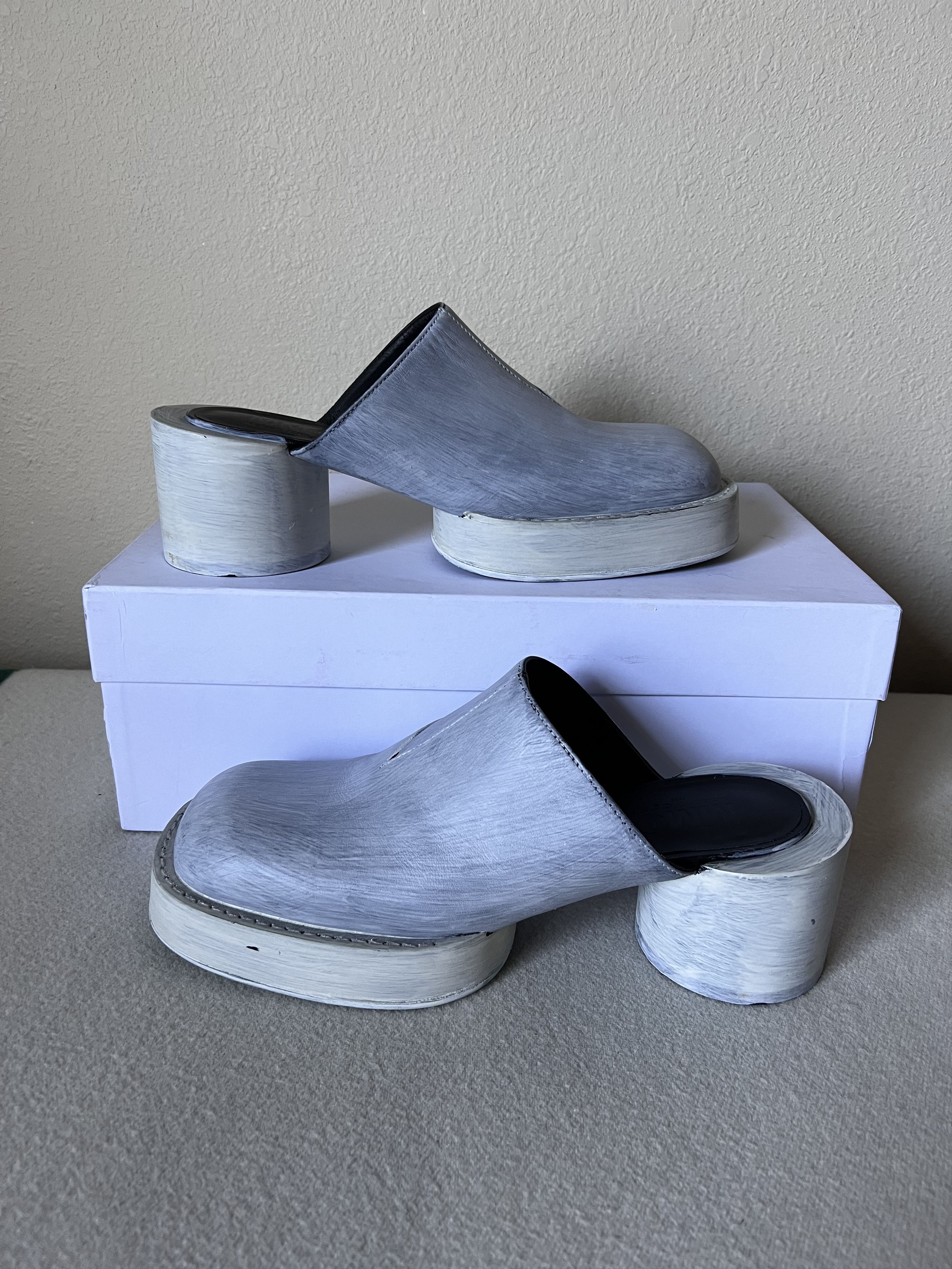 Maison Margiela MM6 Maison Margiela Painted Leather Mules in White Size US 9.5 / IT 39.5 - 2 Thumbnail