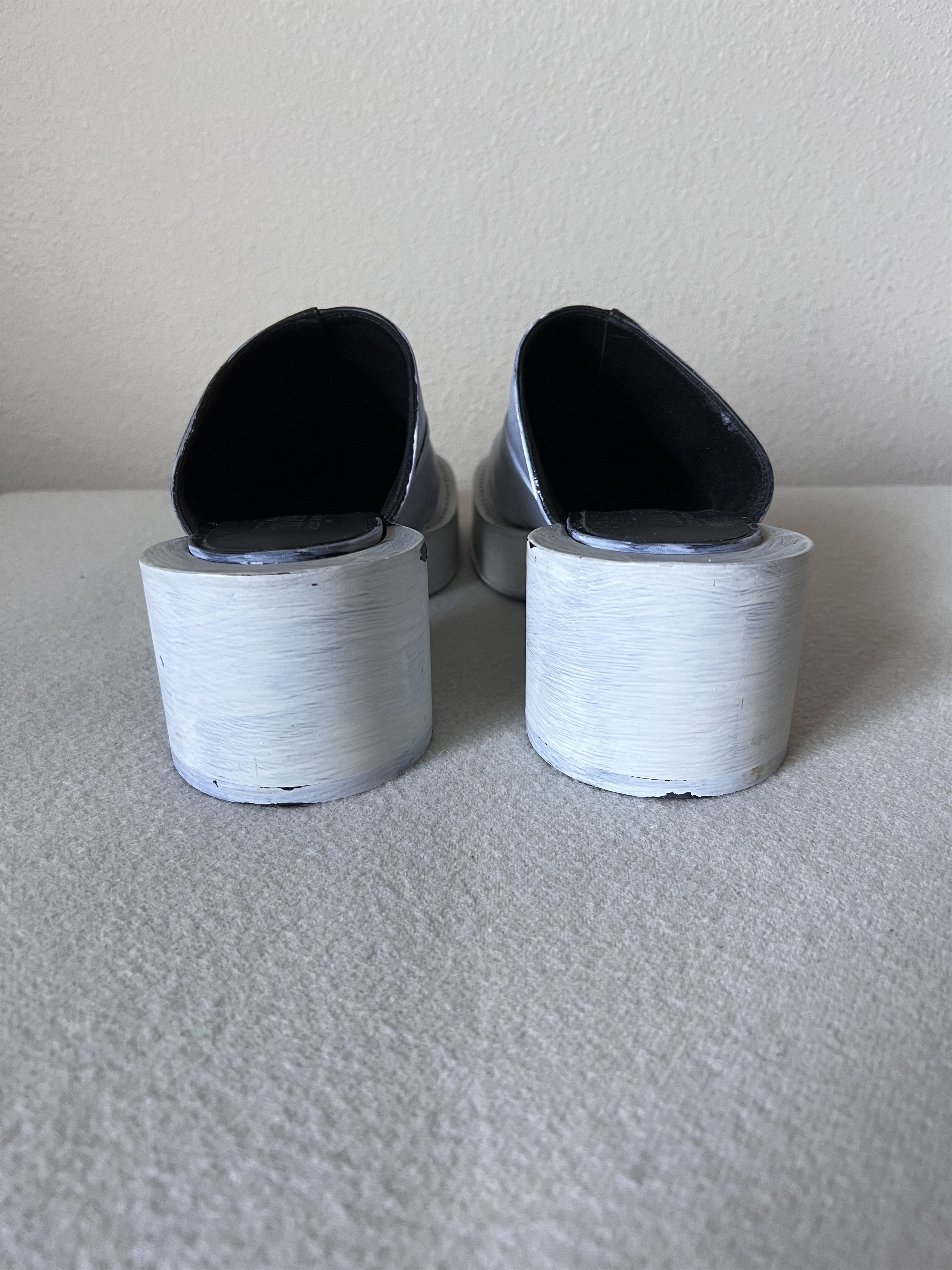Maison Margiela MM6 Maison Margiela Painted Leather Mules in White Size US 9.5 / IT 39.5 - 5 Thumbnail