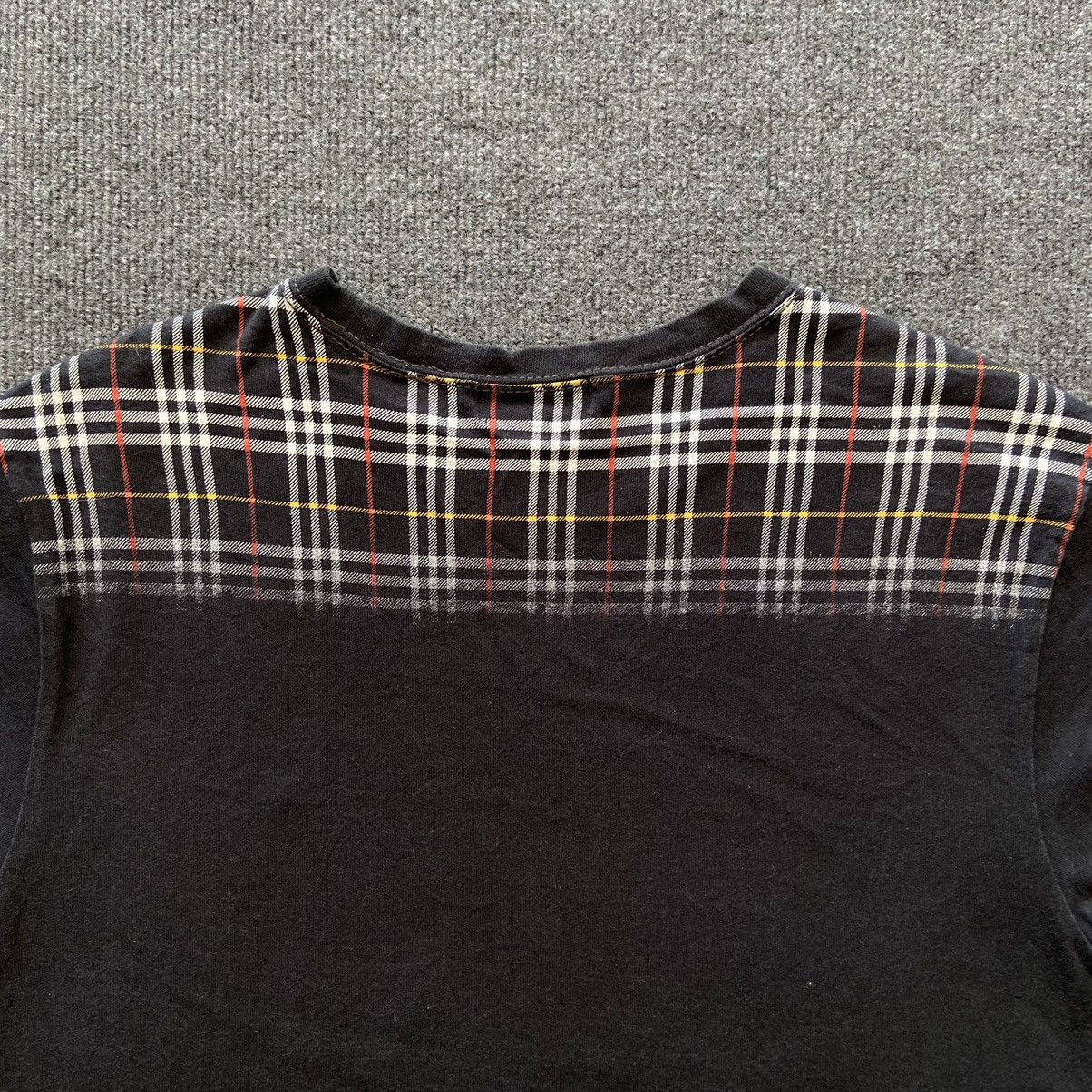 Burberry × Vintage Burberry Nova Check Shoulder Design Tshirt Size US M / EU 48-50 / 2 - 2 Thumbnail