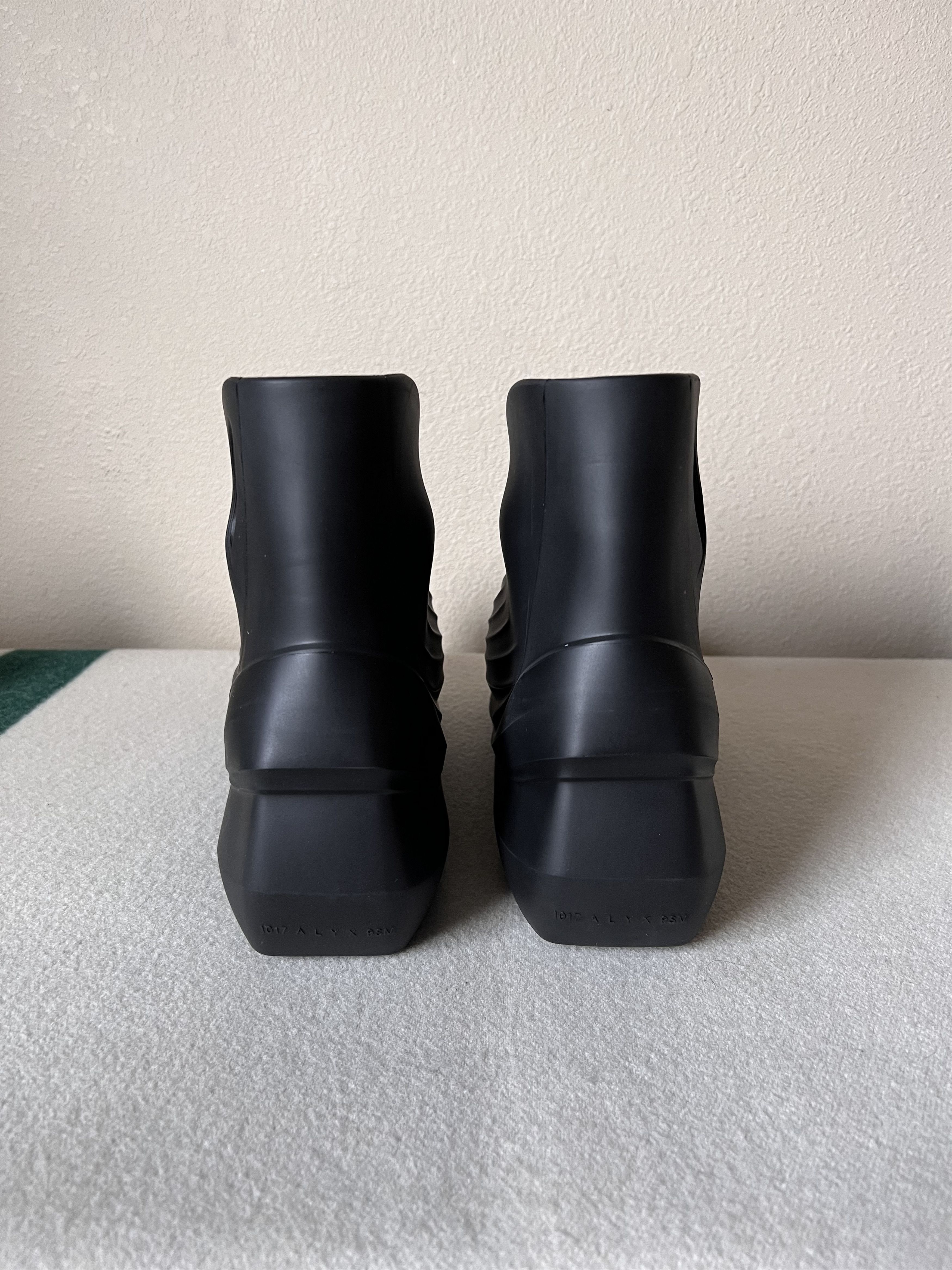 1017 ALYX 9SM 1017 Alyx 9SM Rubber Mono Boot in Black Size US 10 / EU 43 - 5 Thumbnail