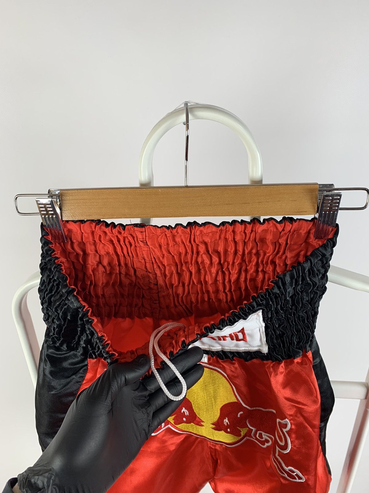 Japanese Brand Vintage Muay Thai Thaiboxing Red Bull Shorts Size US 32 / EU 48 - 8 Thumbnail
