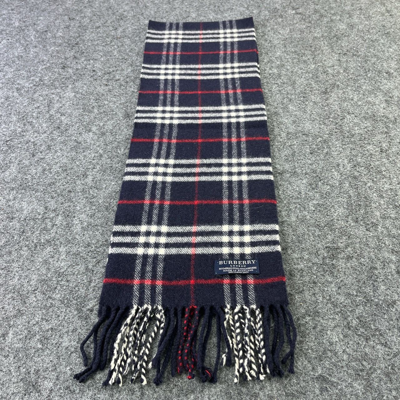 Burberry BURBERRY SCARVES / MUFFLER / NECKWEAR T509 Size ONE SIZE - 2 Thumbnail