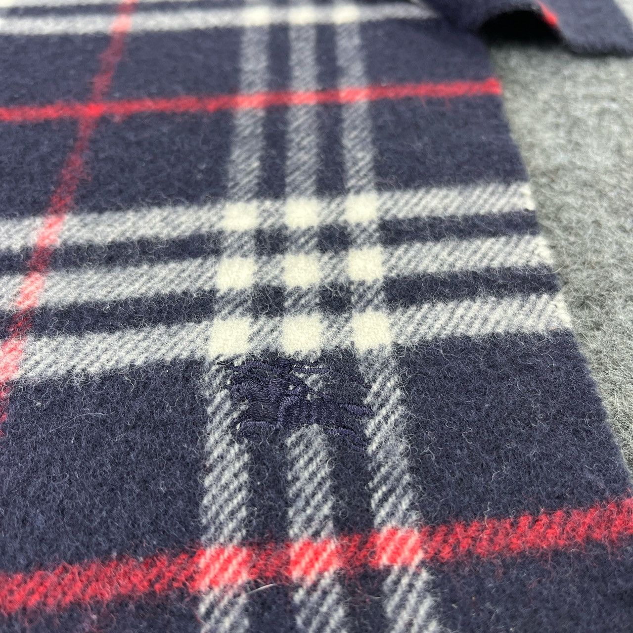 Burberry BURBERRY SCARVES / MUFFLER / NECKWEAR T509 Size ONE SIZE - 6 Thumbnail