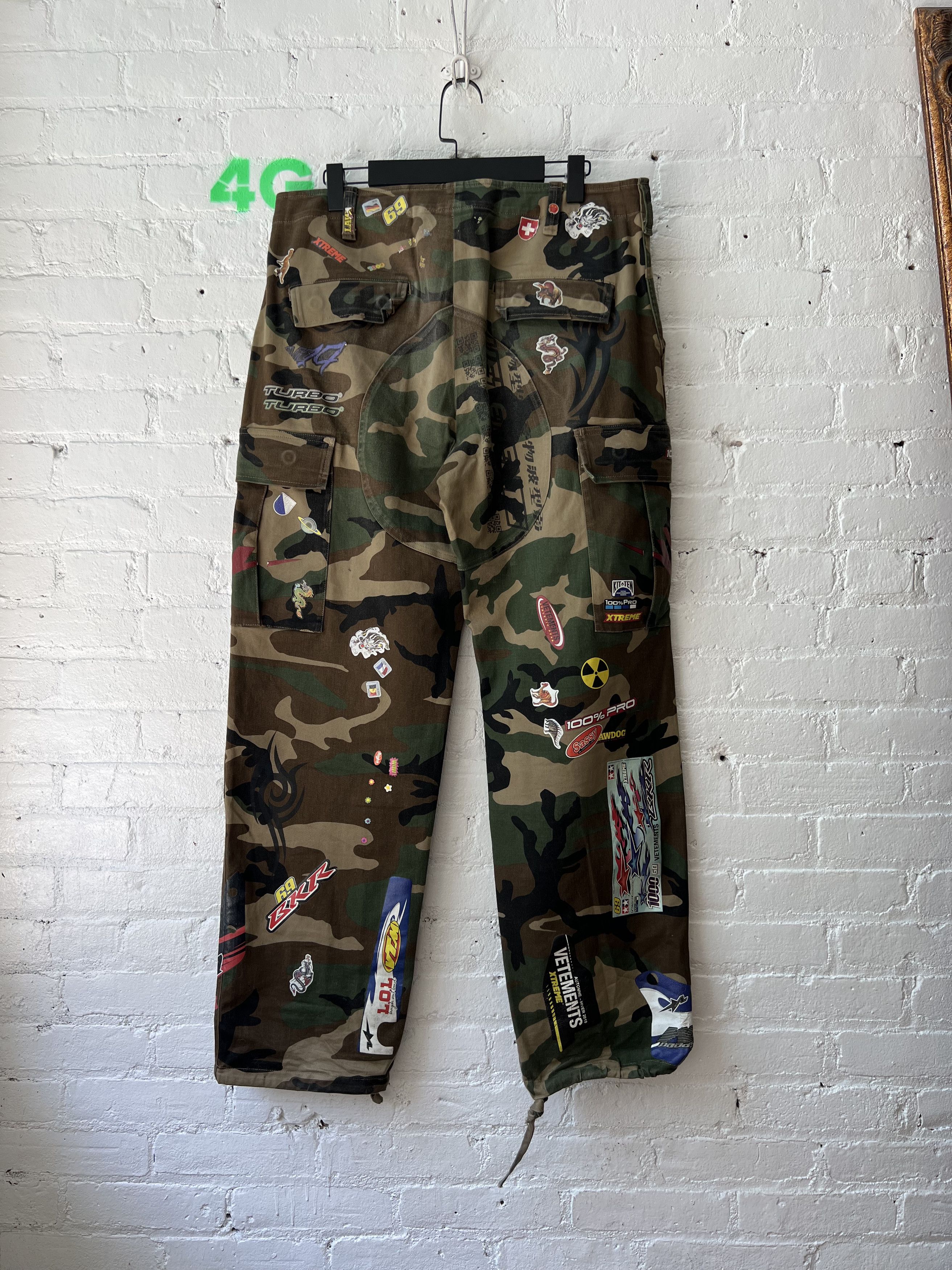 Vetements Vetements 2019 Camo Sticker cargo pants Size US 32 / EU 48 - 4 Thumbnail