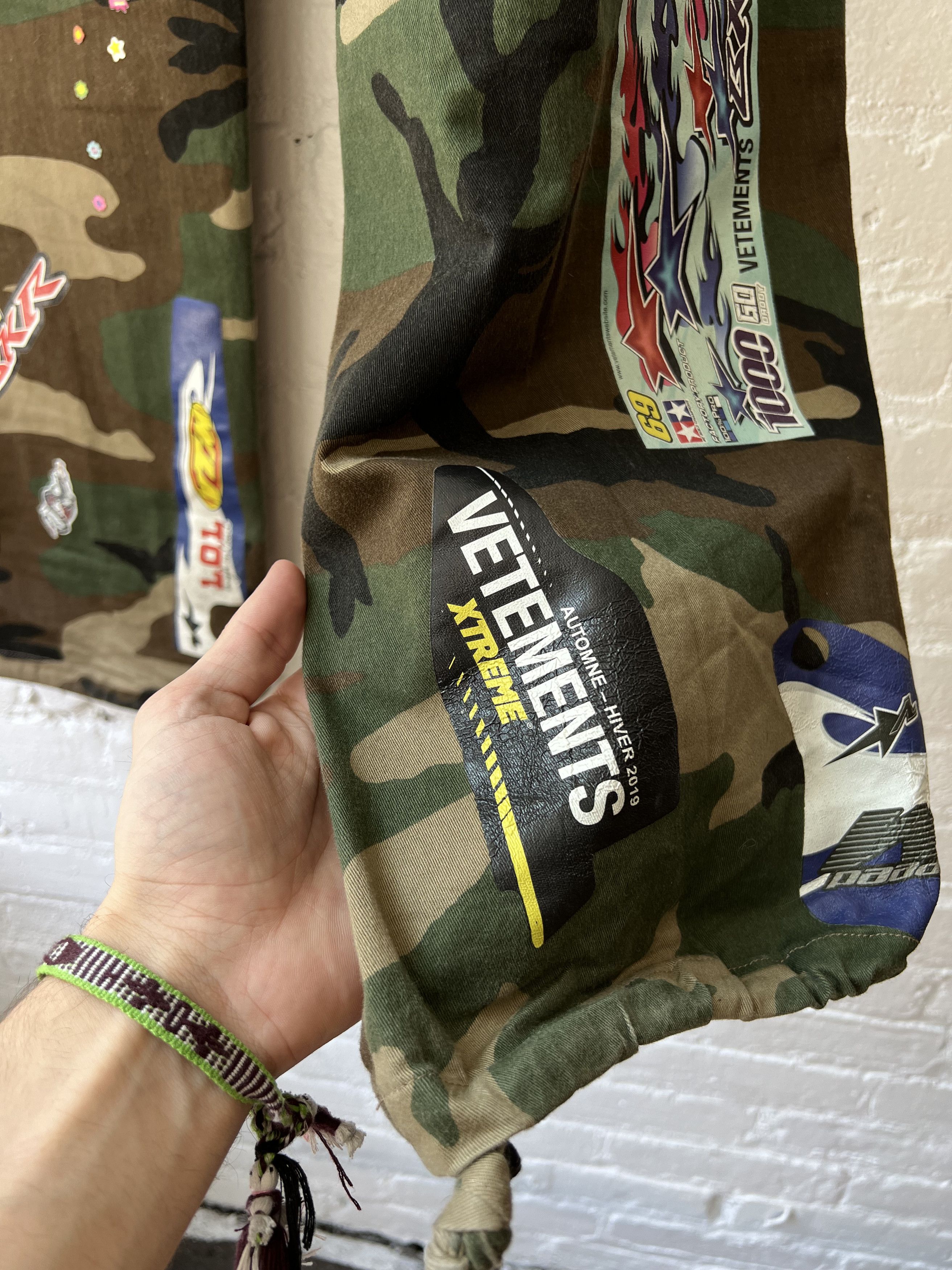 Vetements Vetements 2019 Camo Sticker cargo pants Size US 32 / EU 48 - 7 Thumbnail