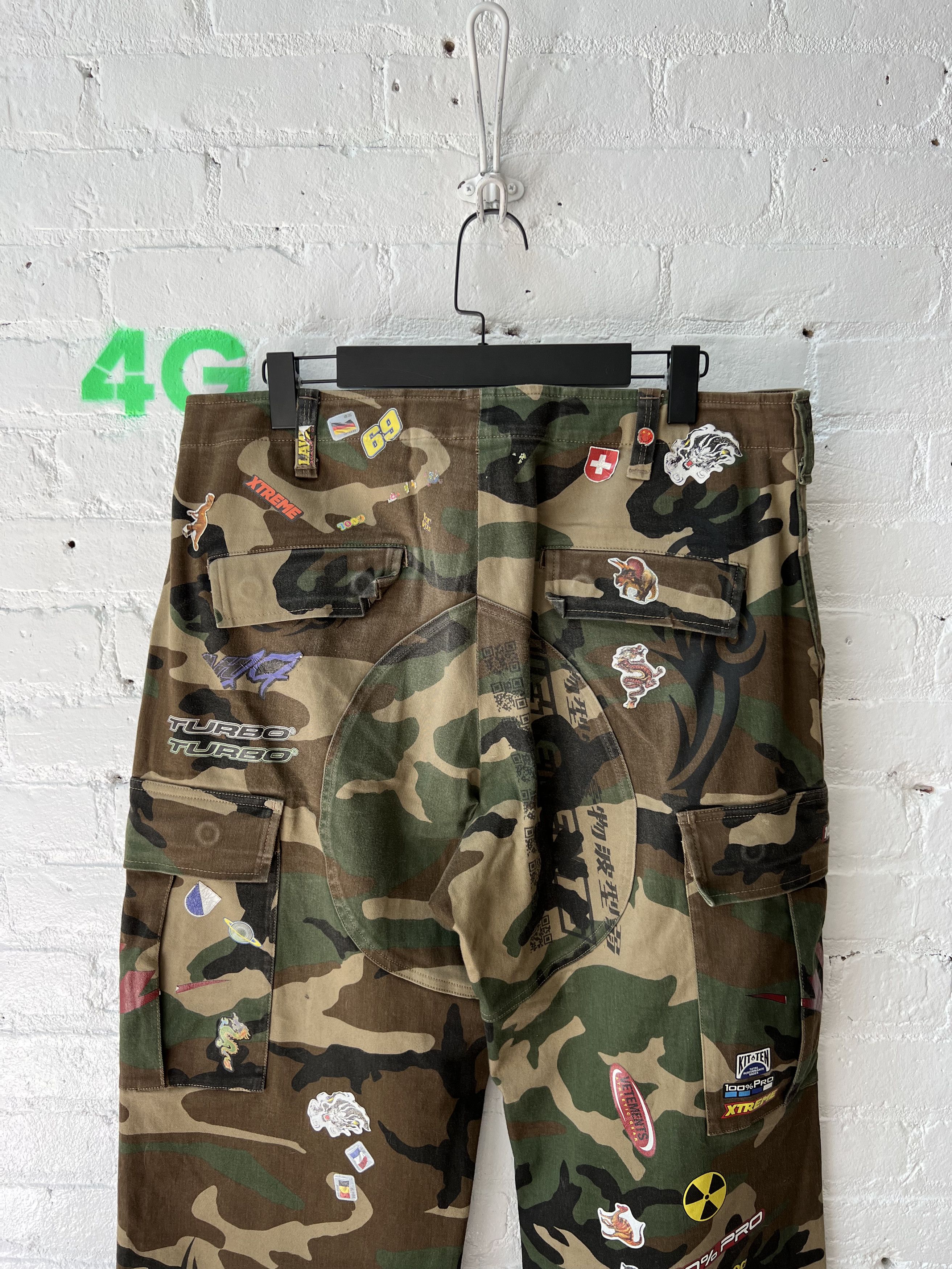 Vetements Vetements 2019 Camo Sticker cargo pants Size US 32 / EU 48 - 5 Thumbnail