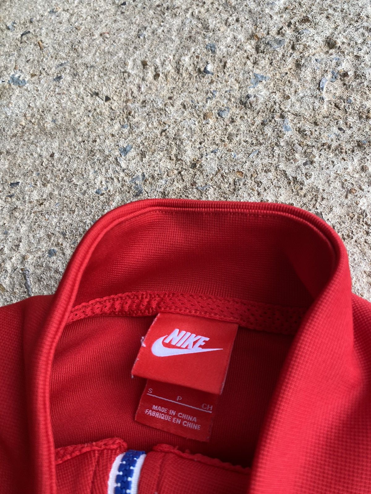 Nike × Vintage Vintage Nike Y2K Full Zip Oversized Stained Track Jacket Size US S / EU 44-46 / 1 - 7 Thumbnail