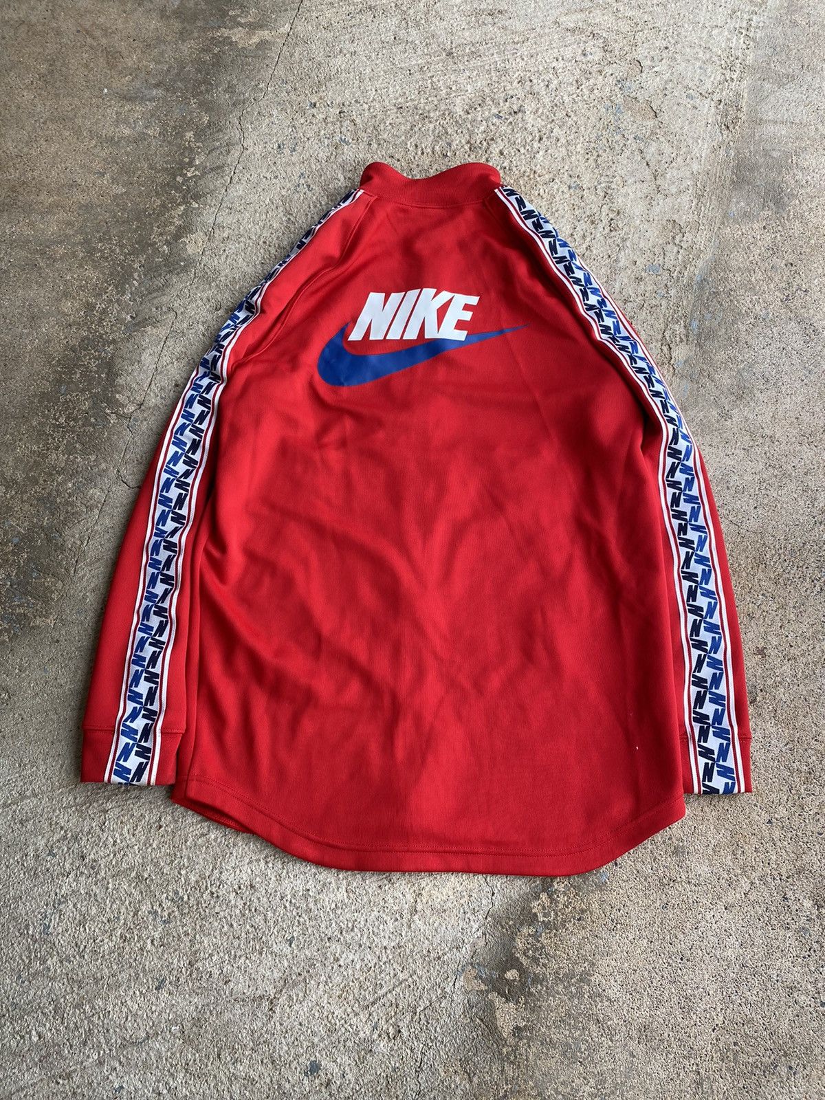 Nike × Vintage Vintage Nike Y2K Full Zip Oversized Stained Track Jacket Size US S / EU 44-46 / 1 - 14 Thumbnail