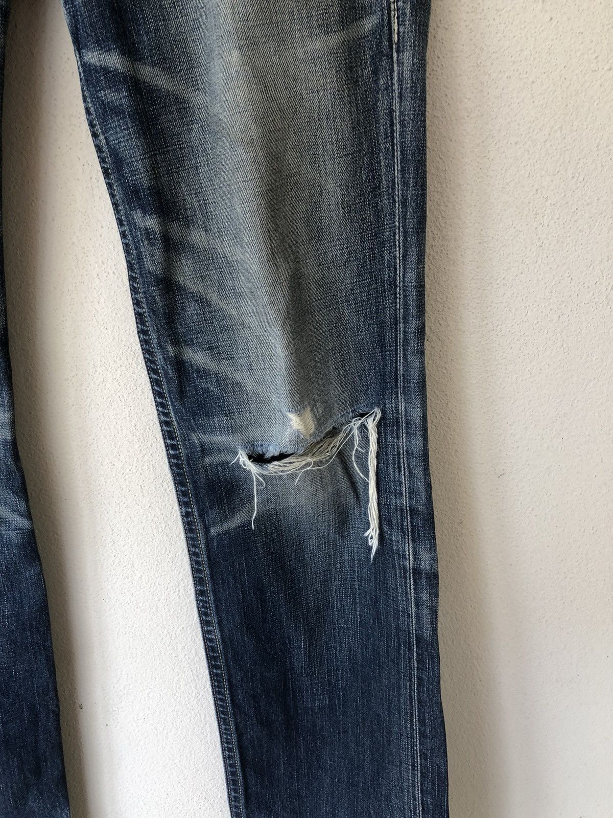 Levi's Vintage Levi’s Seasoned Disstressed Denim Size US 28 / EU 44 - 7 Thumbnail