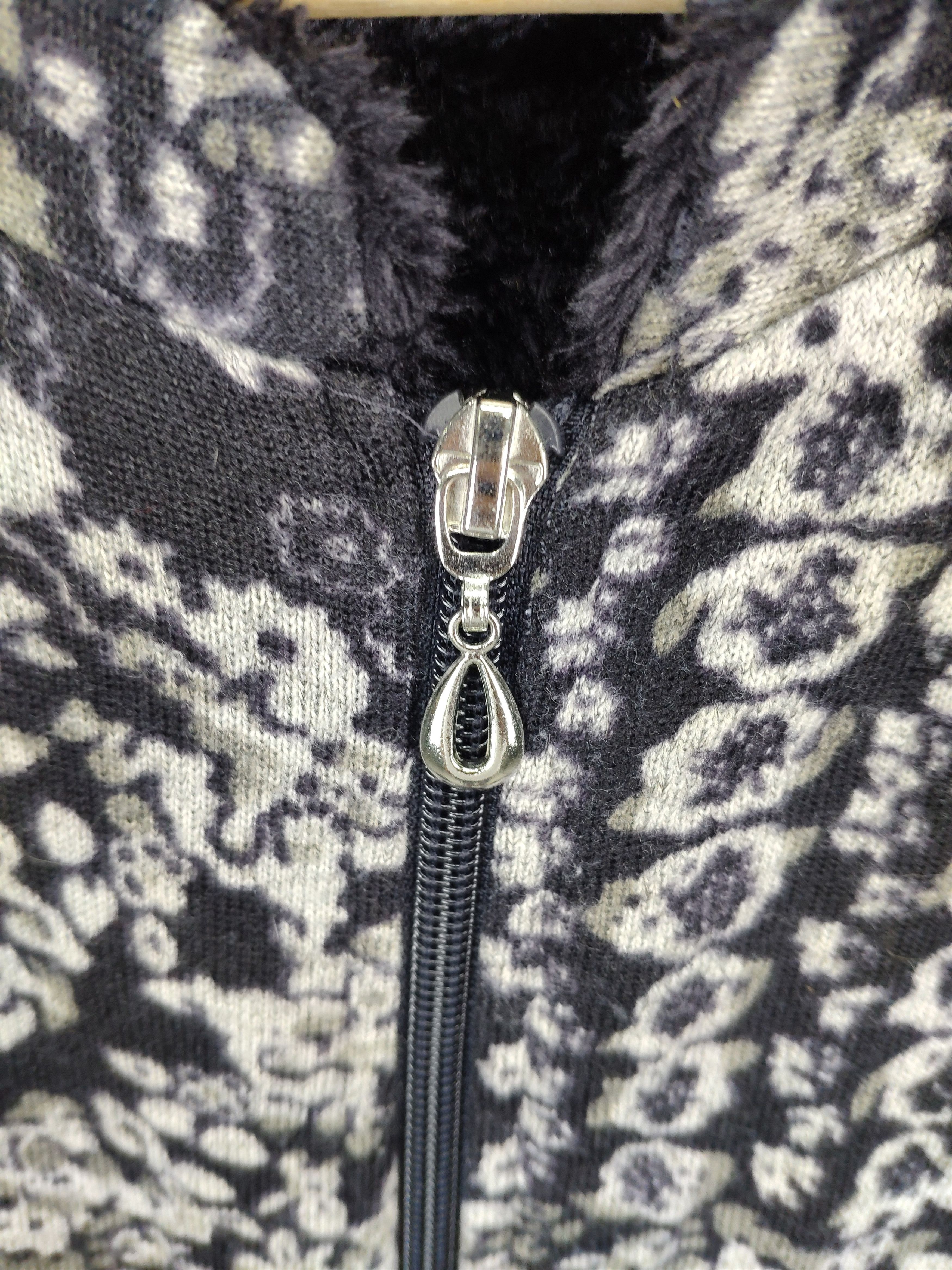 Japanese Brand × Vintage Vintage Cardigan Japan Motif Sashiko Style Lining Fleece Size M / US 6-8 / IT 42-44 - 9 Thumbnail
