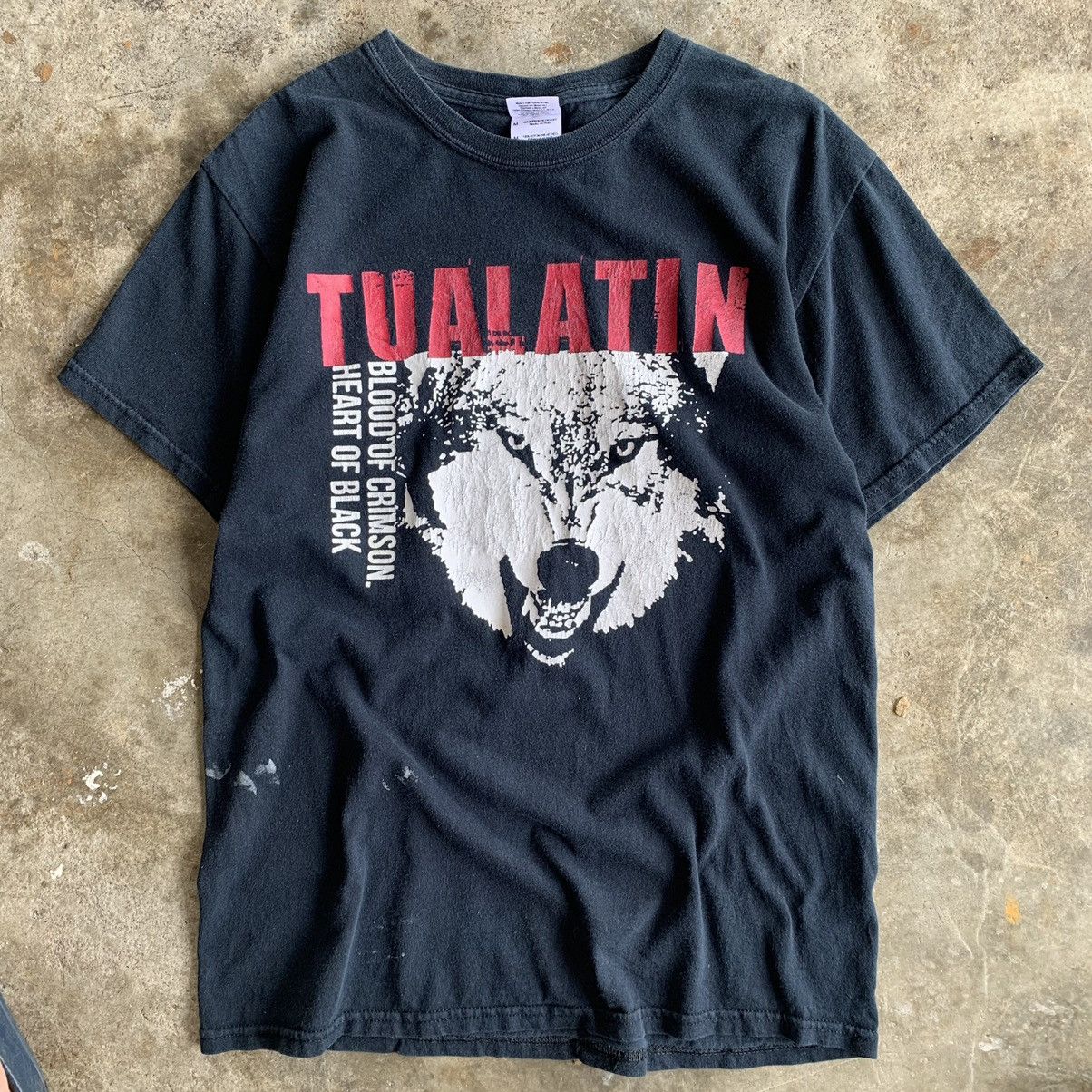 Gildan Tualatin wolf image black tshirt tee Size US M / EU 48-50 / 2 - 5 Thumbnail