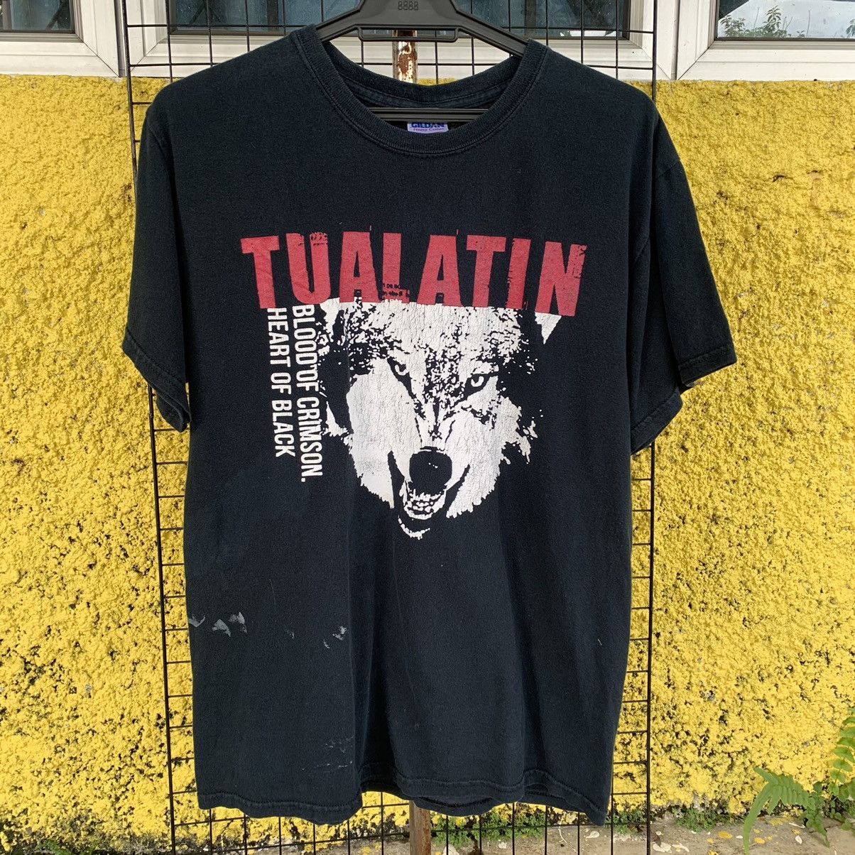 Gildan Tualatin wolf image black tshirt tee Size US M / EU 48-50 / 2 - 3 Thumbnail