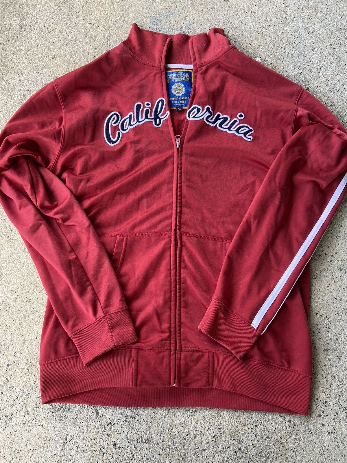 Japanese Brand Central Division classic vintage since 1961 California Size US M / EU 48-50 / 2 - 7 Thumbnail
