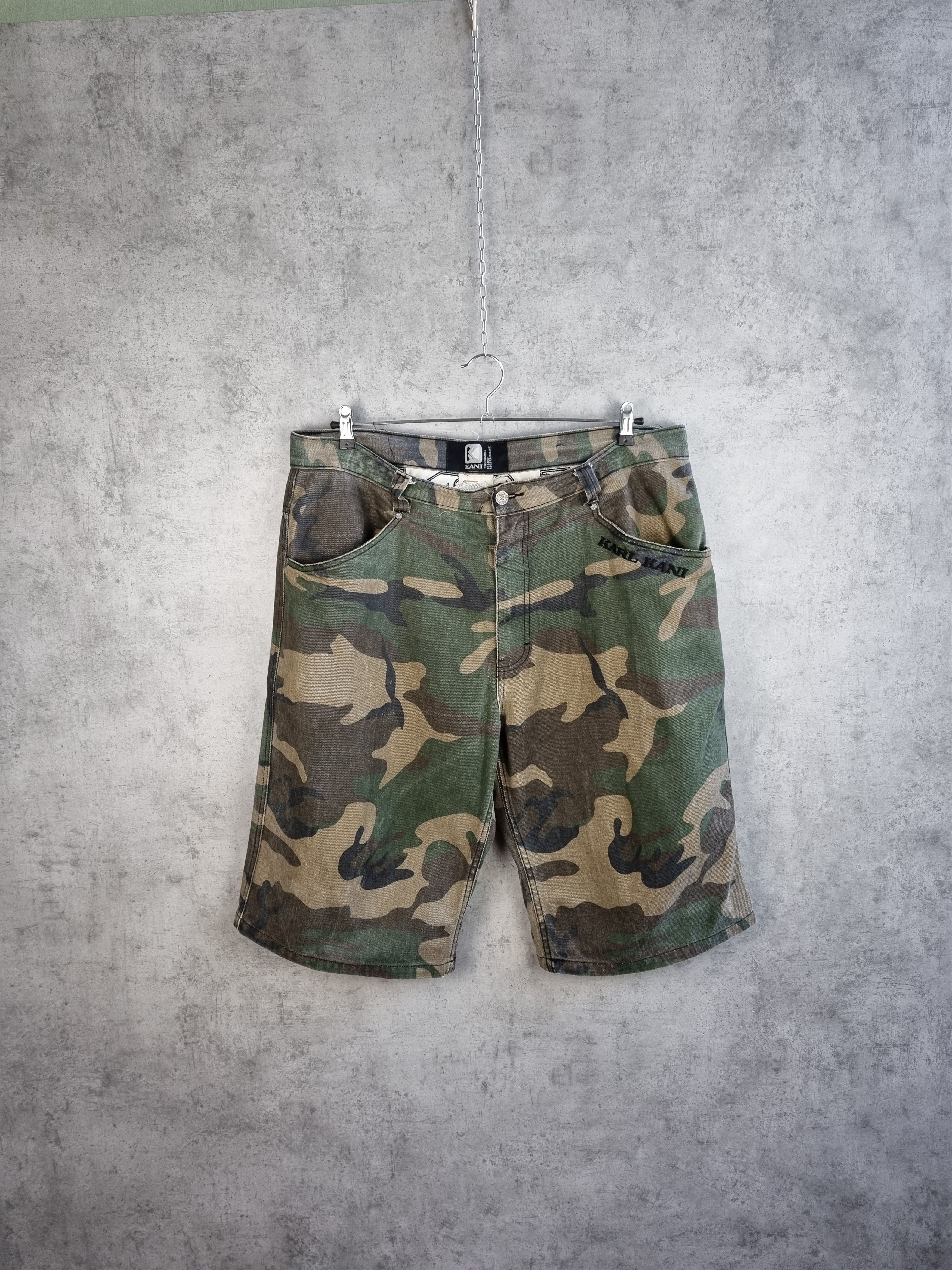 Karl Kani 90s KARL KANI Big Logo Camo shorts Secret Pocket Size US 34 / EU 50 - 1 Thumbnail