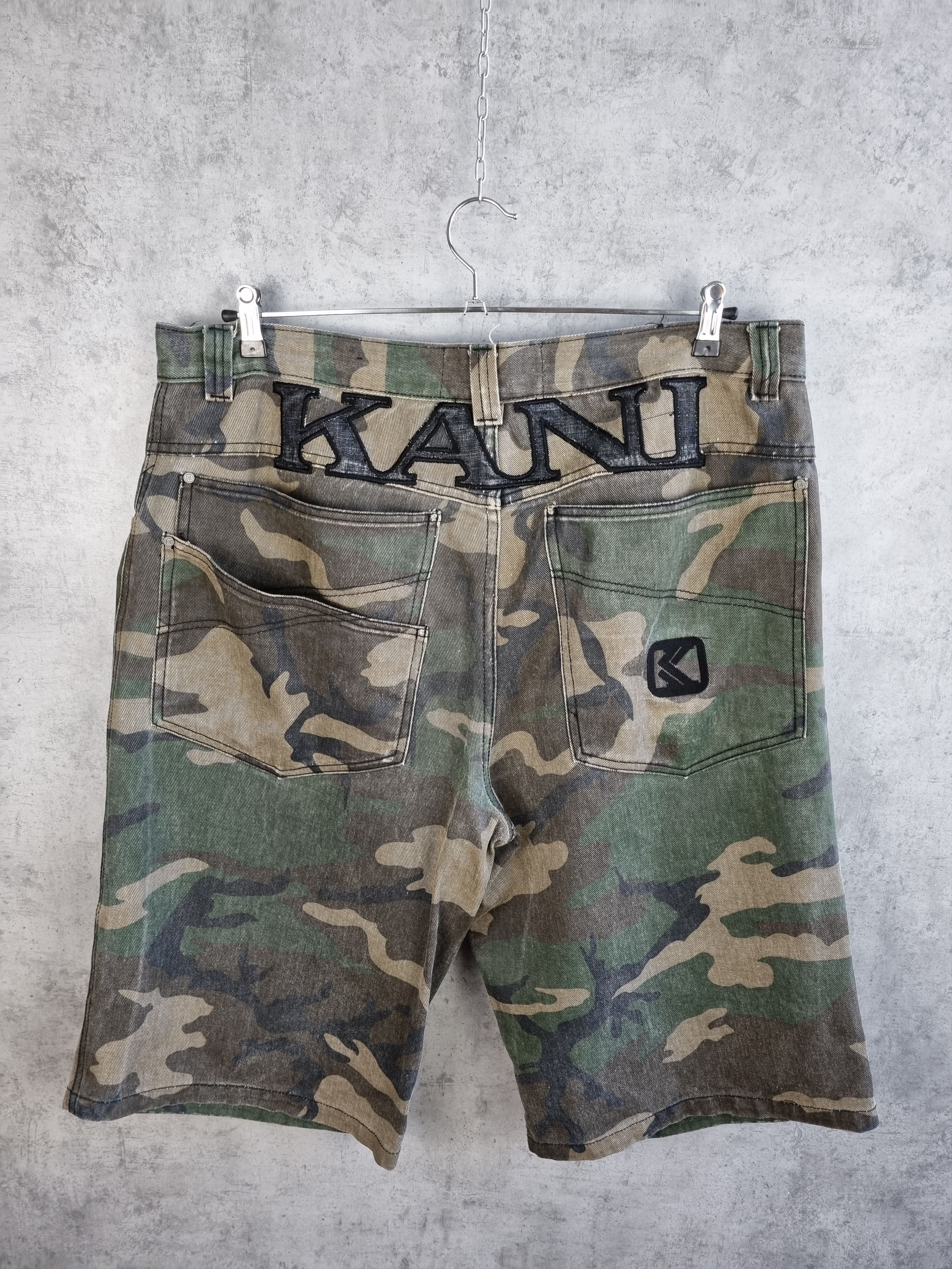Karl Kani 90s KARL KANI Big Logo Camo shorts Secret Pocket Size US 34 / EU 50 - 2 Thumbnail