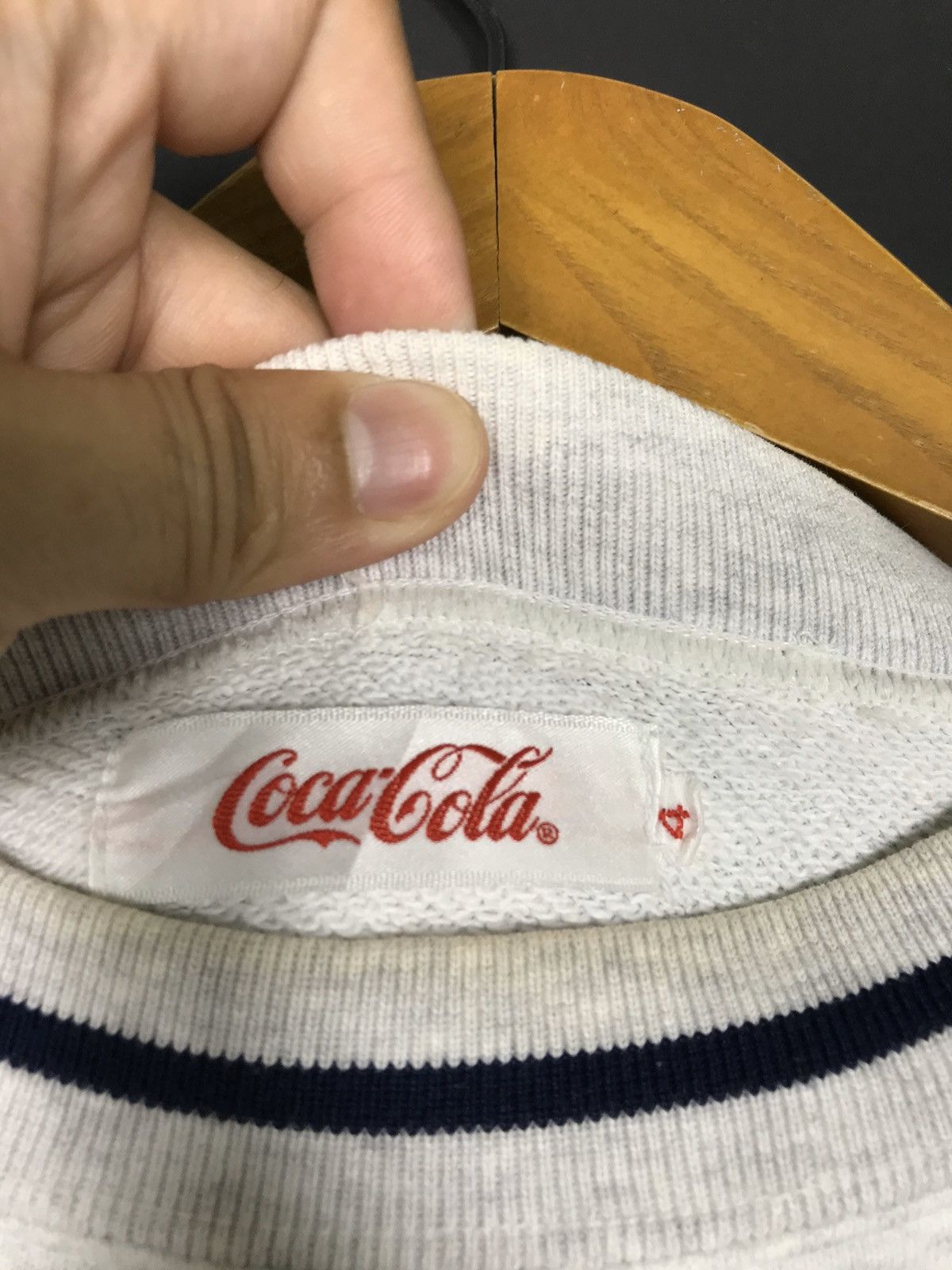 Coca Cola Rare‼️Vtg Atlanta Coca Cola Big Logo Sweatshirt Japan Made Size US M / EU 48-50 / 2 - 3 Thumbnail