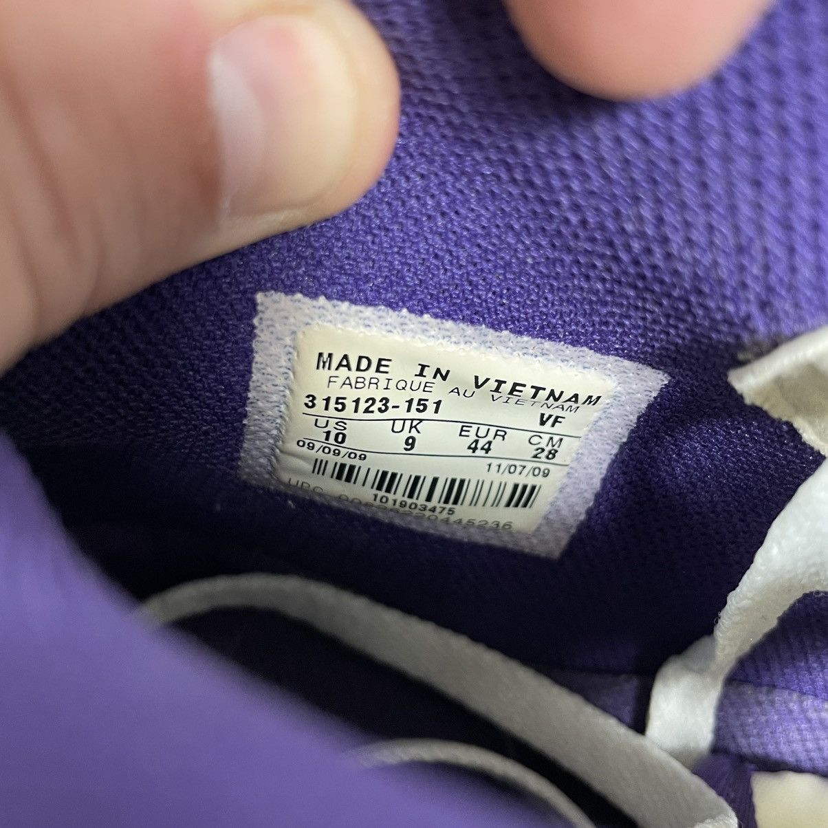 Nike 2010 Nike Air Force 1 Mid White Purple Size US 10 / EU 43 - 14 Thumbnail