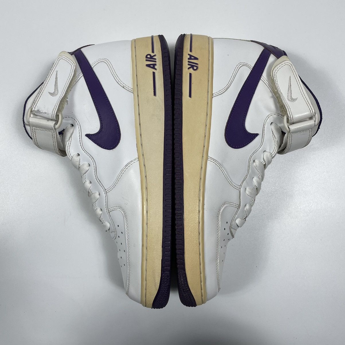 Nike 2010 Nike Air Force 1 Mid White Purple Size US 10 / EU 43 - 2 Thumbnail