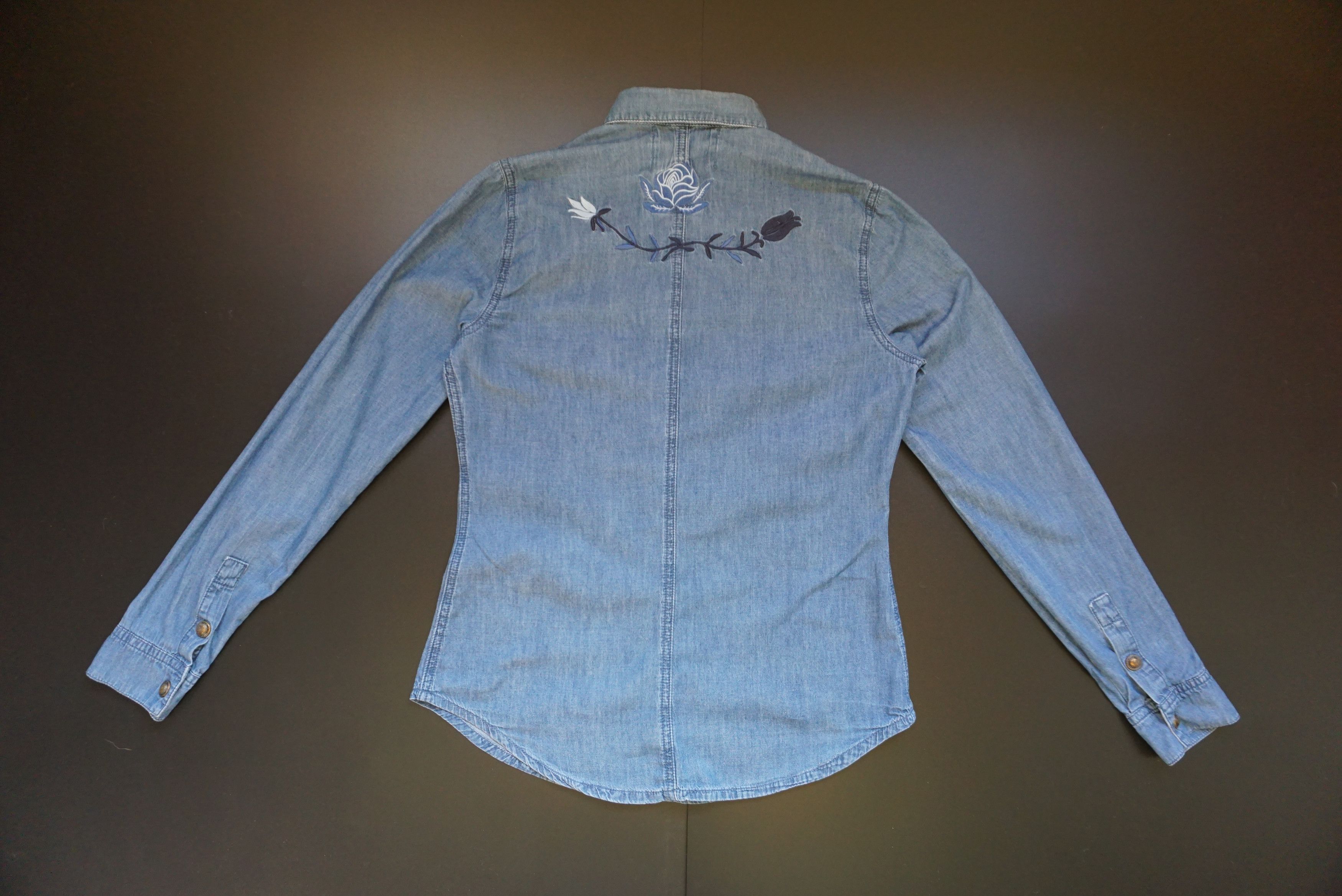 Desigual Desigual S 4/6 Exotic jeans shirt embroidered floral cowboy Size S / US 4 / IT 40 - 22 Thumbnail