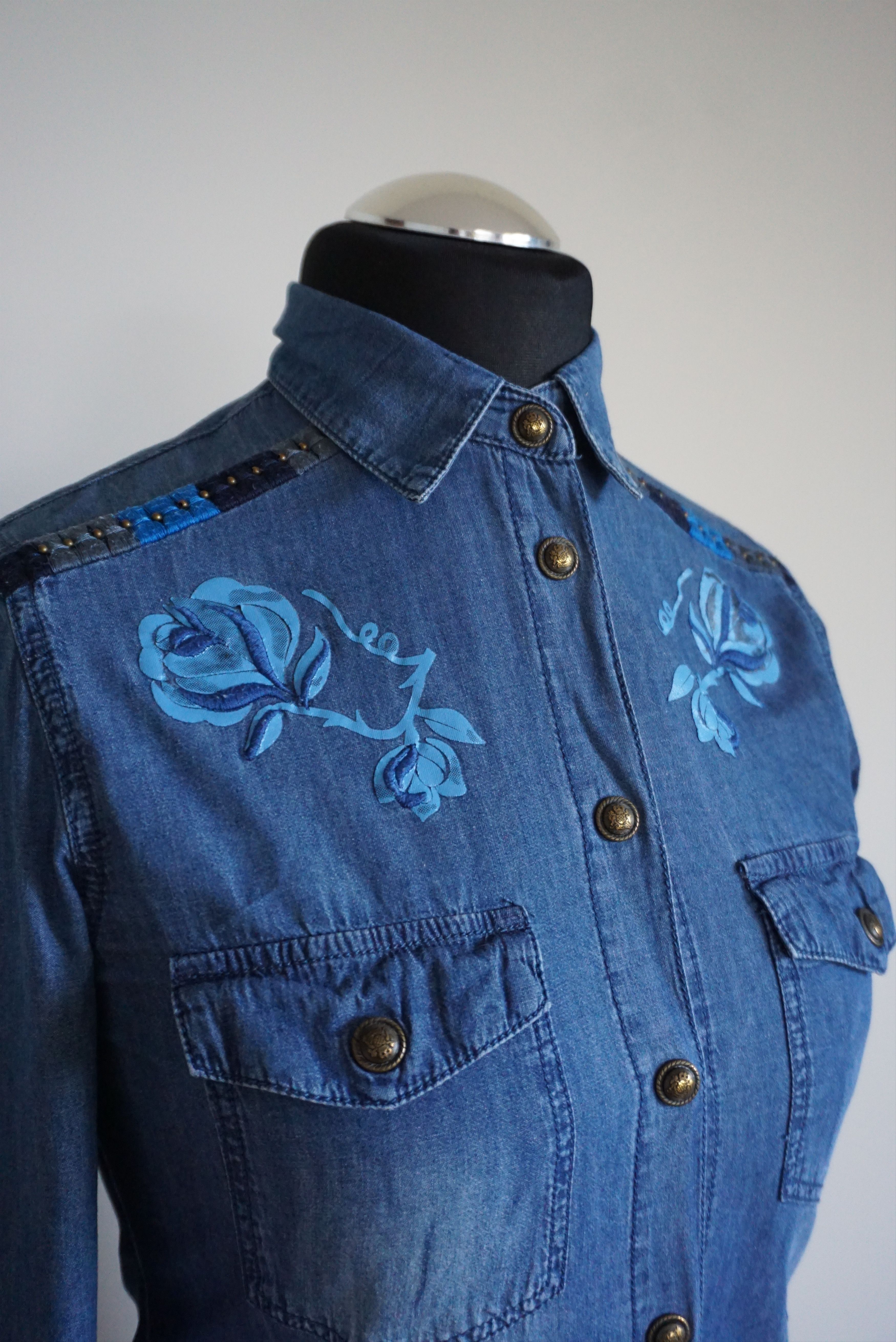 Desigual Desigual S 4/6 Exotic jeans shirt embroidered floral cowboy Size S / US 4 / IT 40 - 5 Thumbnail