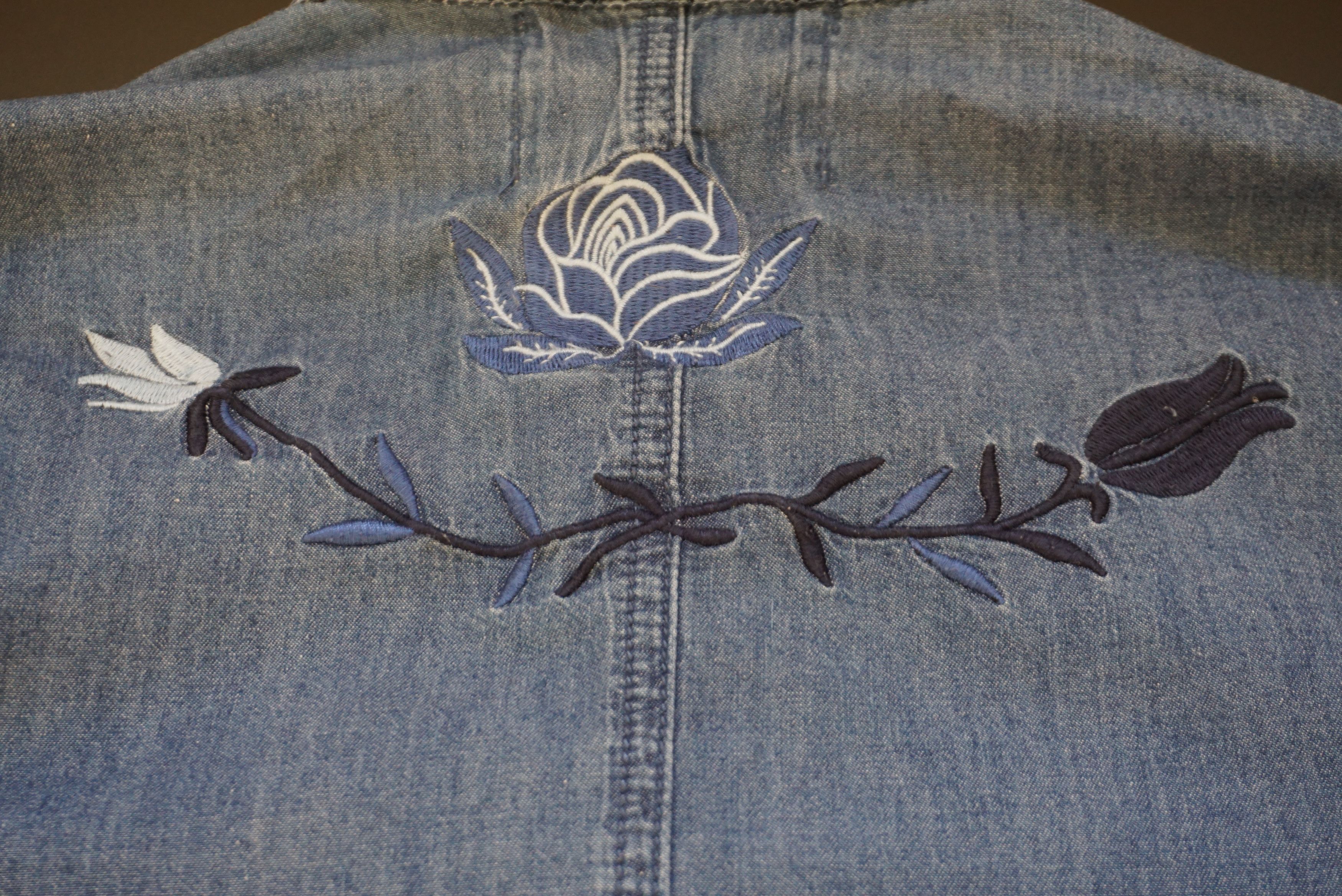 Desigual Desigual S 4/6 Exotic jeans shirt embroidered floral cowboy Size S / US 4 / IT 40 - 21 Thumbnail