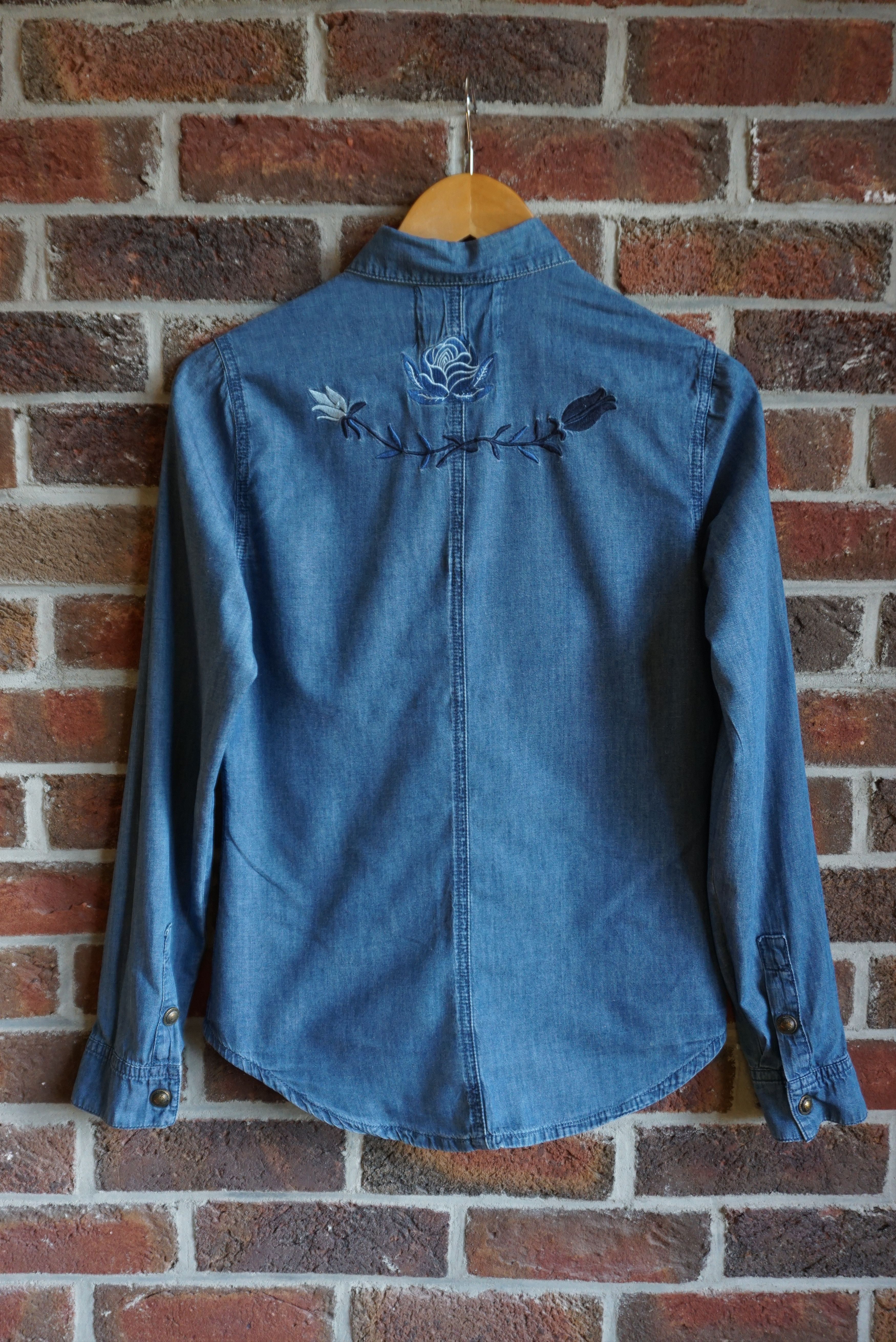 Desigual Desigual S 4/6 Exotic jeans shirt embroidered floral cowboy Size S / US 4 / IT 40 - 12 Thumbnail