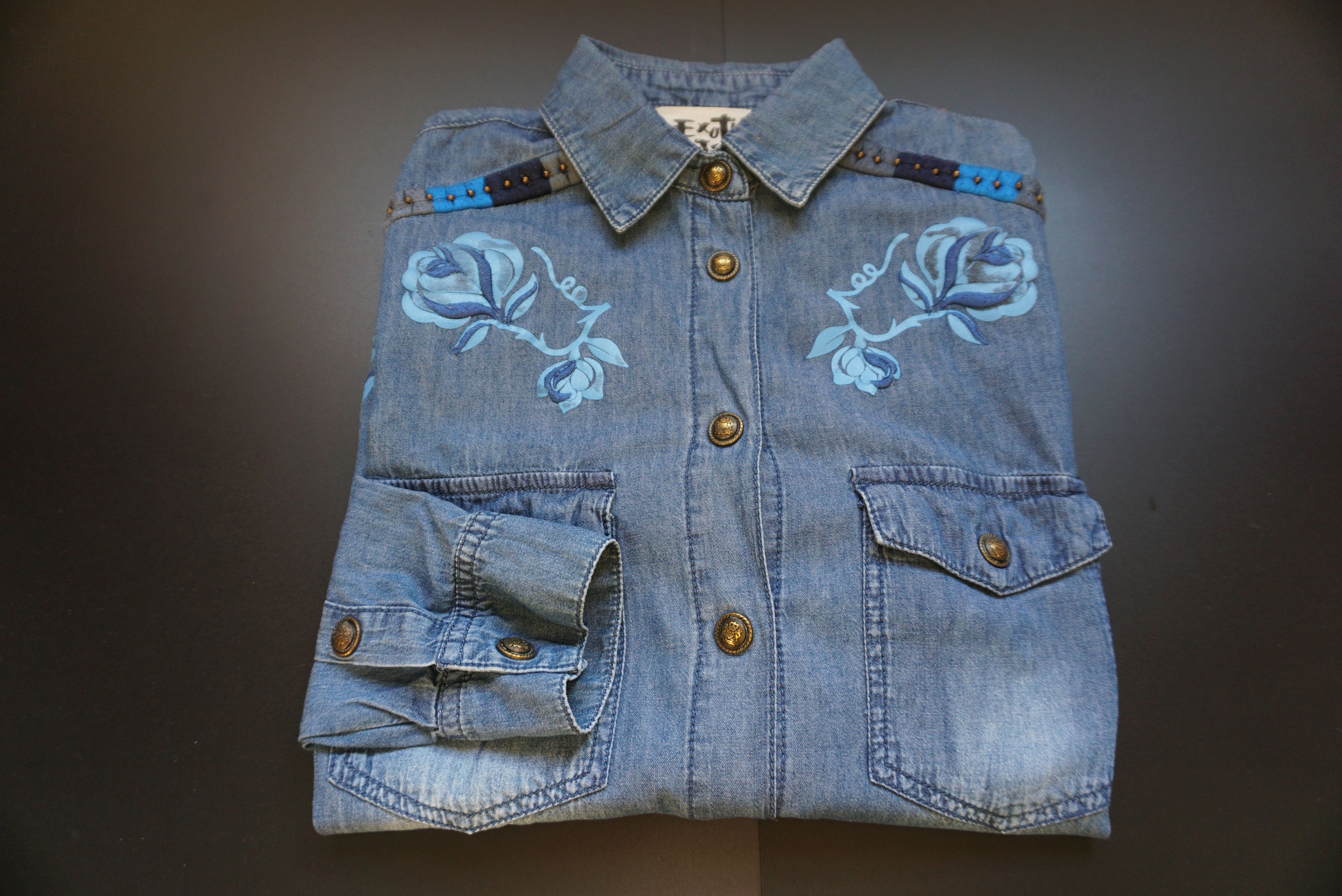 Desigual Desigual S 4/6 Exotic jeans shirt embroidered floral cowboy Size S / US 4 / IT 40 - 24 Thumbnail