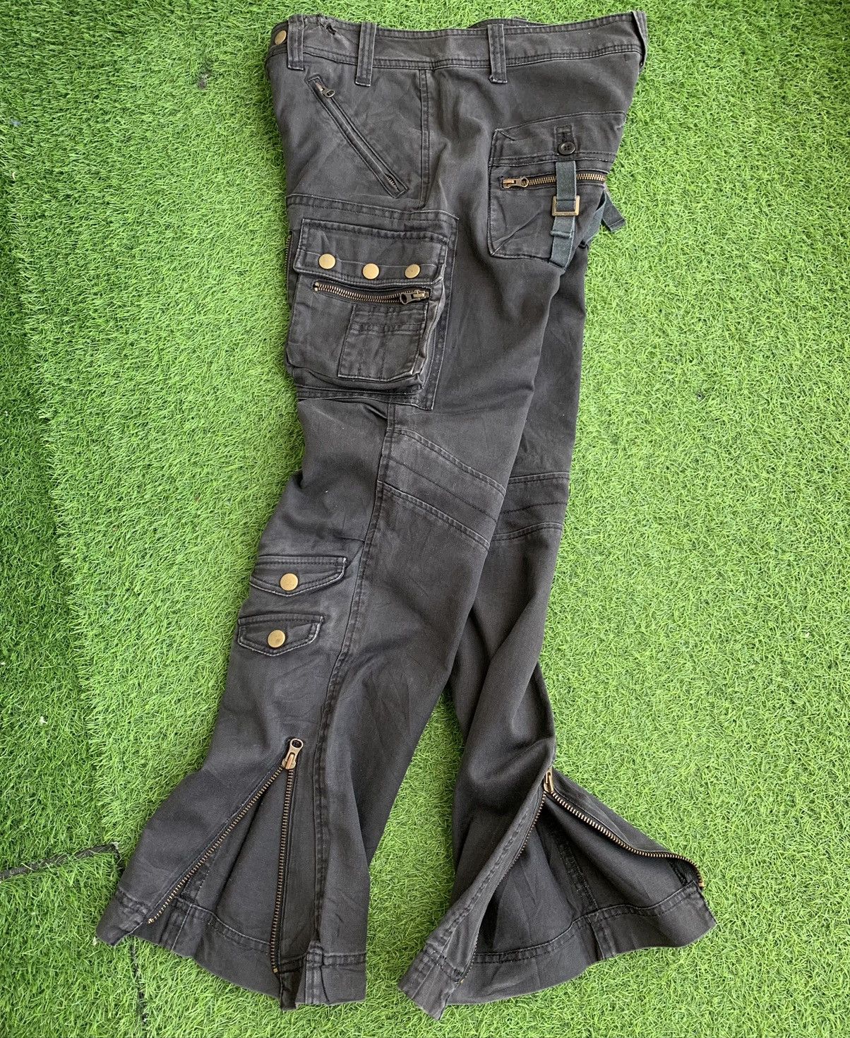 Japanese Brand Vintage Japanse Brand Mangrove Multiple Pocket Cargo Pants Size US 32 / EU 48 - 14 Thumbnail