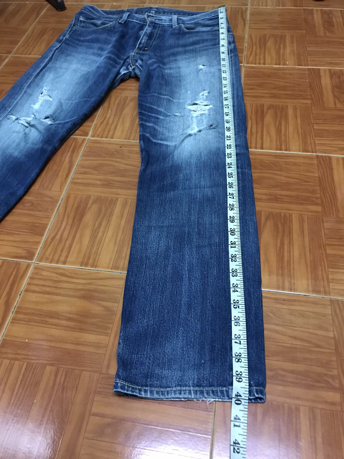 Levi's “Vintage Distressed Light Blue Denim Jeans – Faded Wash Size US 33 - 11 Thumbnail