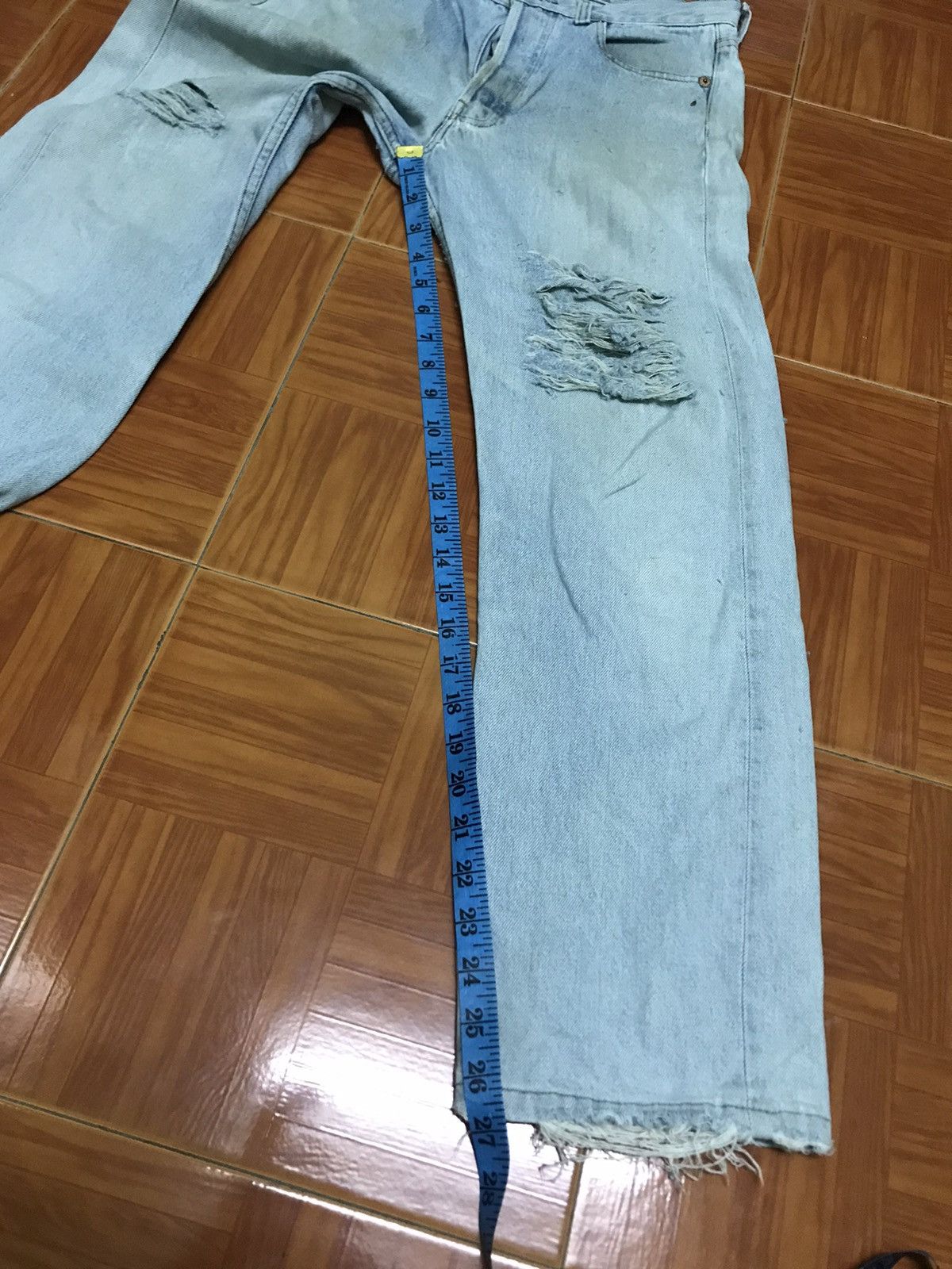 Levi's Vtg Light Wash Distressed Jeans – Straight Leg Frayed Hem Size US 28 / EU 44 - 13 Thumbnail
