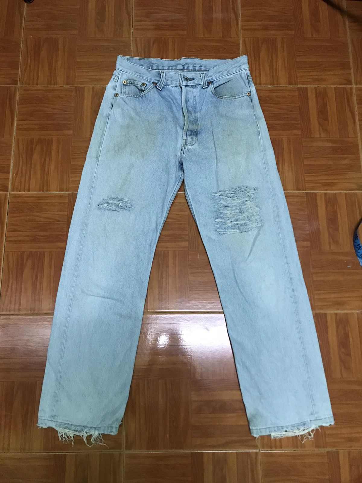 Levi's Vtg Light Wash Distressed Jeans – Straight Leg Frayed Hem Size US 28 / EU 44 - 1 Thumbnail