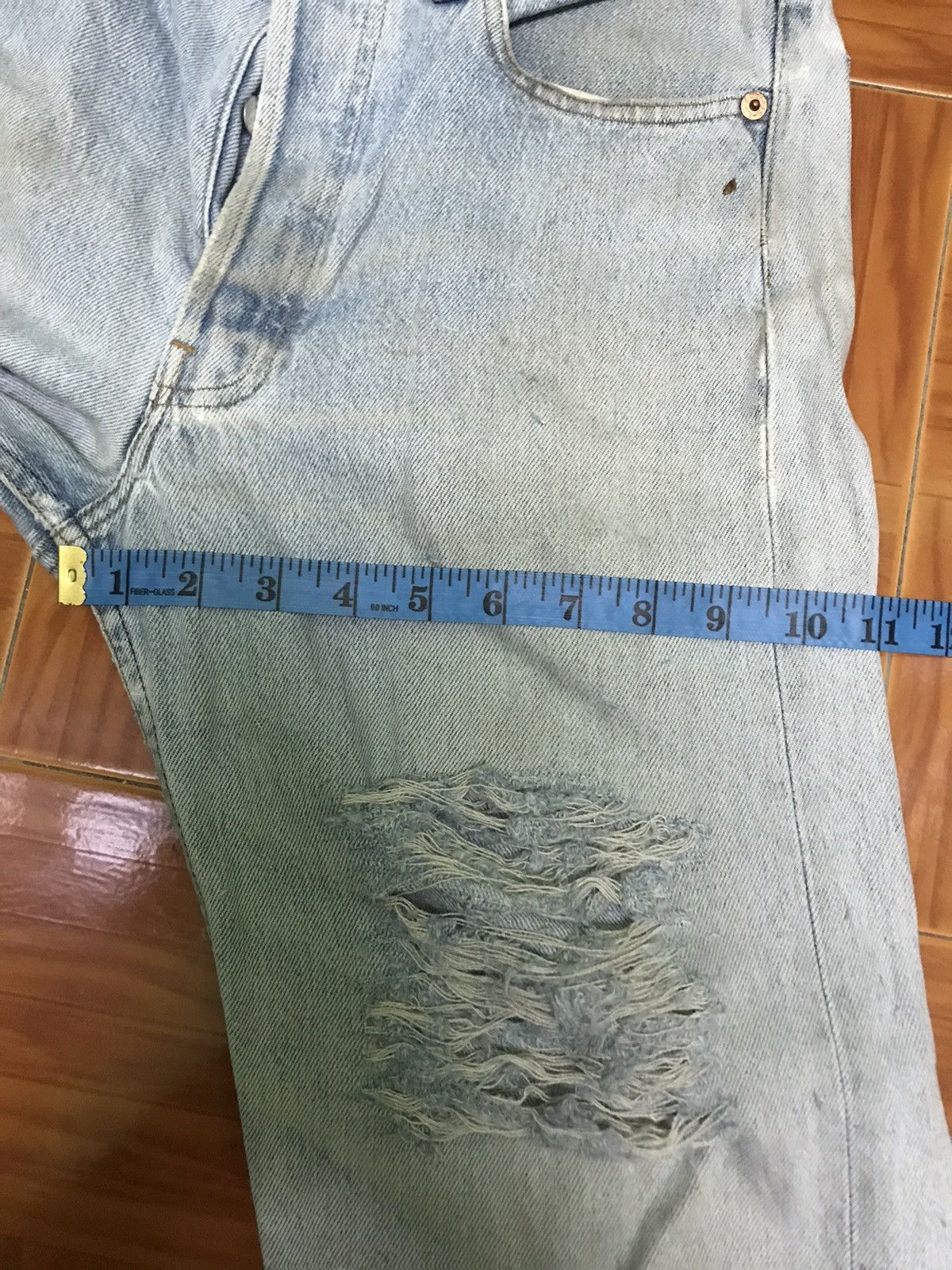 Levi's Vtg Light Wash Distressed Jeans – Straight Leg Frayed Hem Size US 28 / EU 44 - 14 Thumbnail