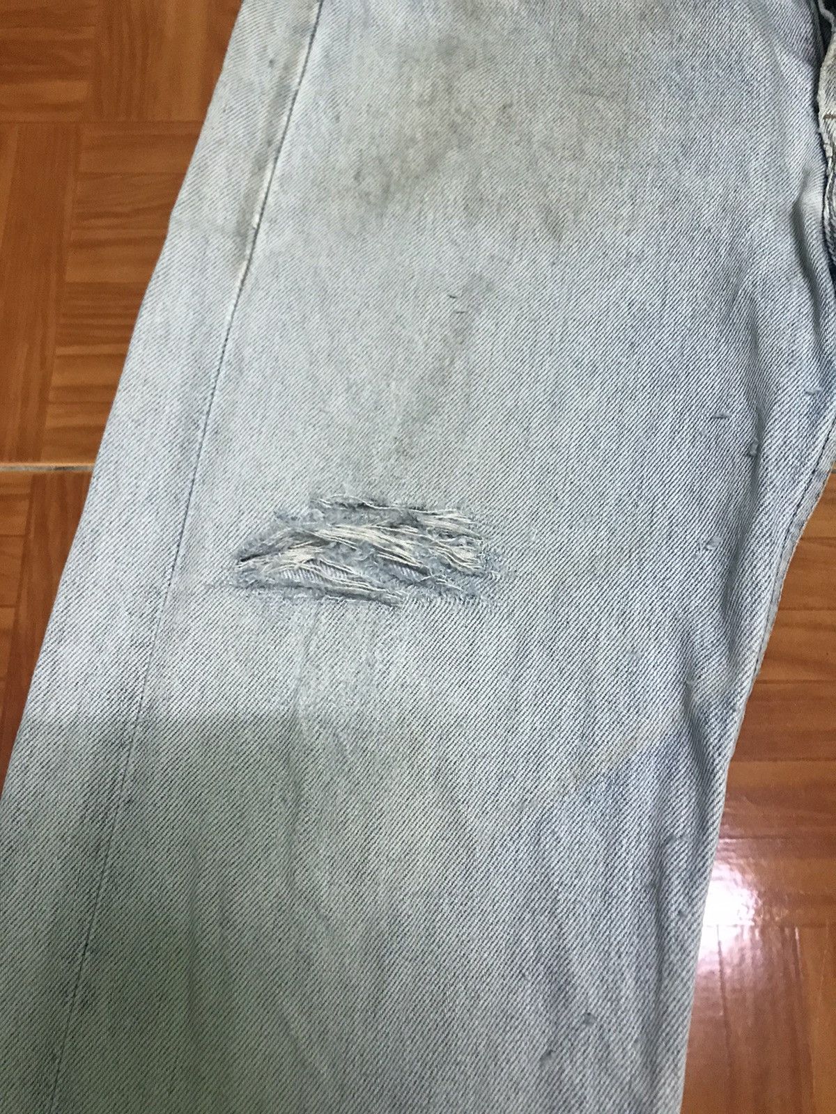 Levi's Vtg Light Wash Distressed Jeans – Straight Leg Frayed Hem Size US 28 / EU 44 - 3 Thumbnail