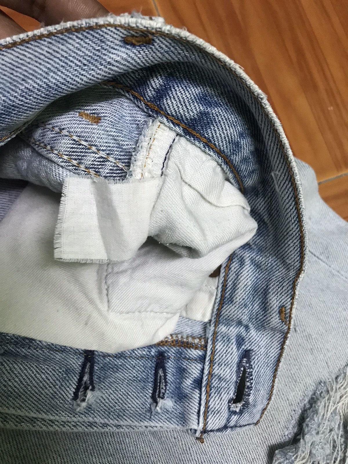 Levi's Vtg Light Wash Distressed Jeans – Straight Leg Frayed Hem Size US 28 / EU 44 - 9 Thumbnail