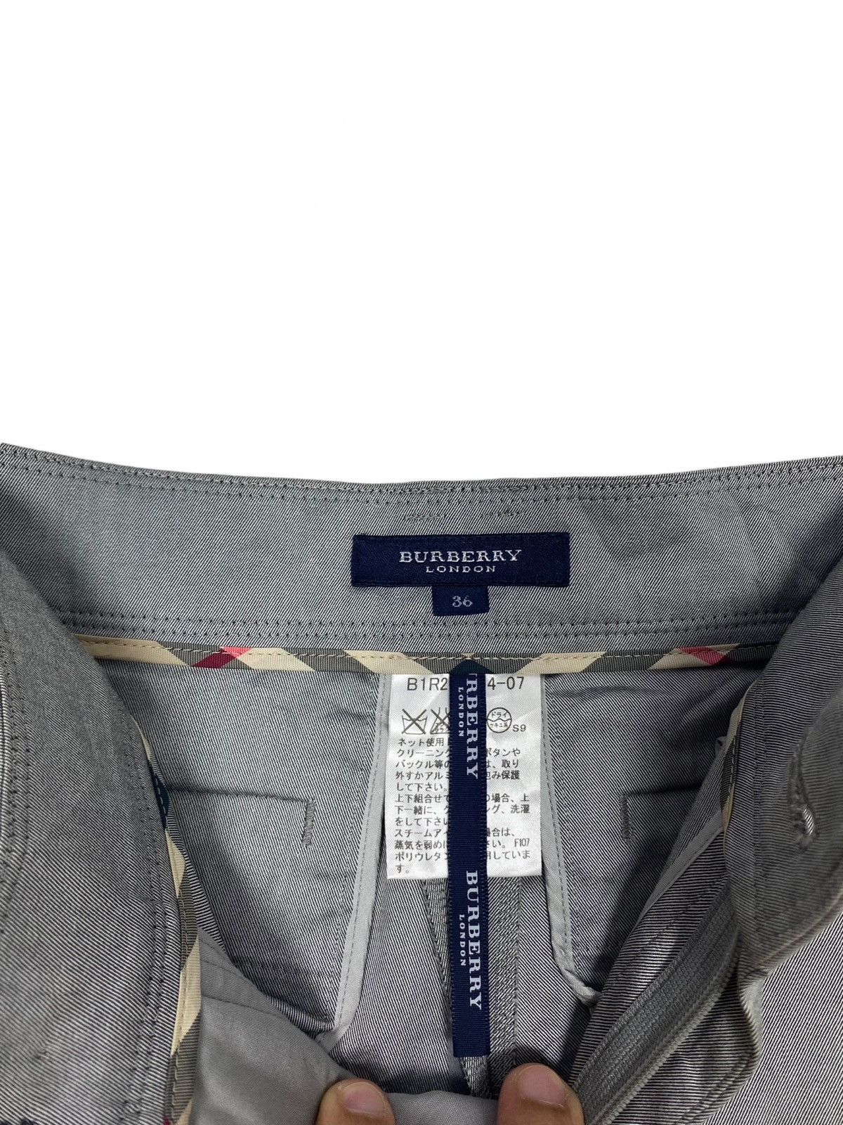 Burberry Rare‼️ Burberry London Casual Pants Made in Japan Size 28" / US 6 / IT 42 - 6 Thumbnail