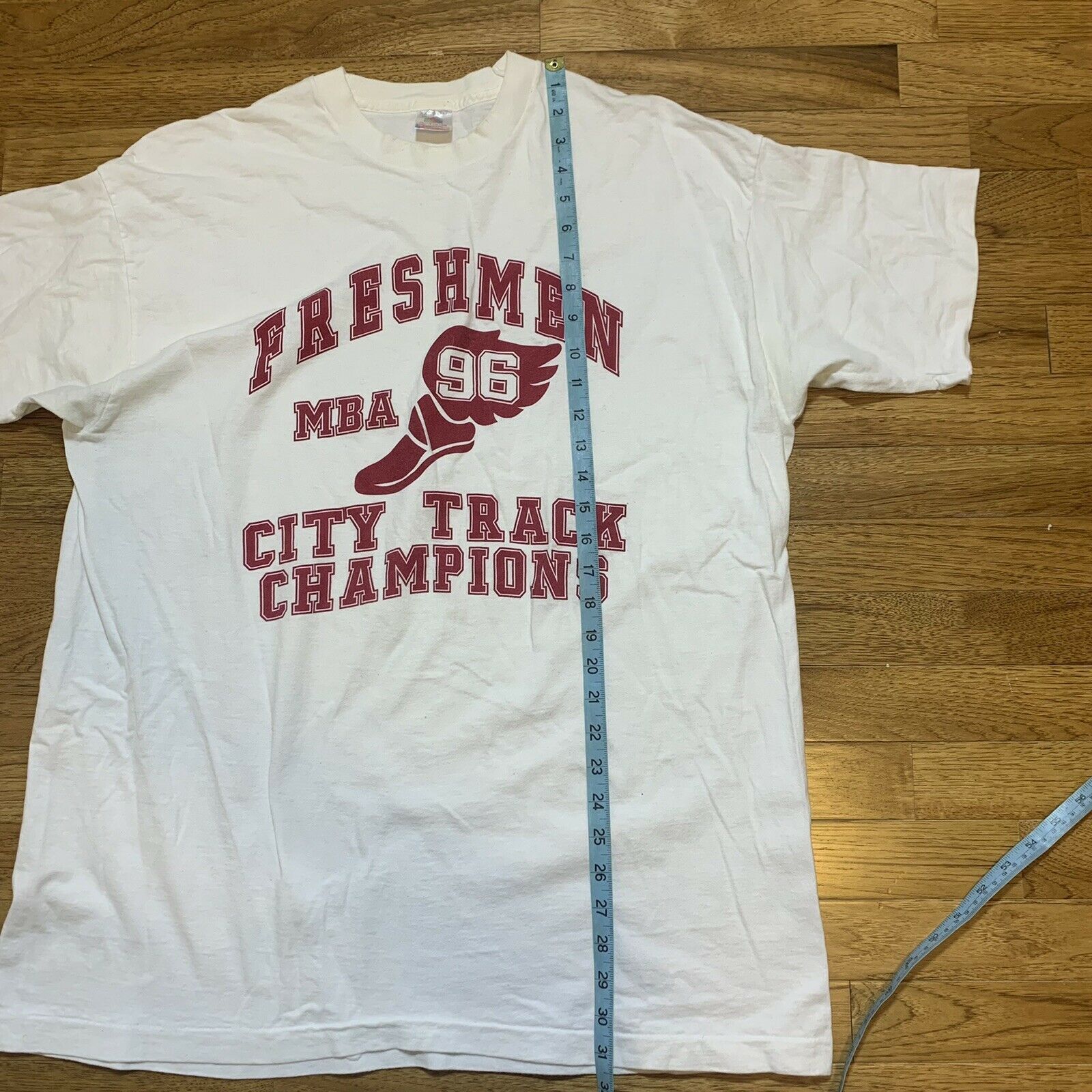 Other × Vintage Vintage 90s Freshmen MBA Track USA 1996 White T-Shirt XL/L Size US L / EU 52-54 / 3 - 8 Thumbnail