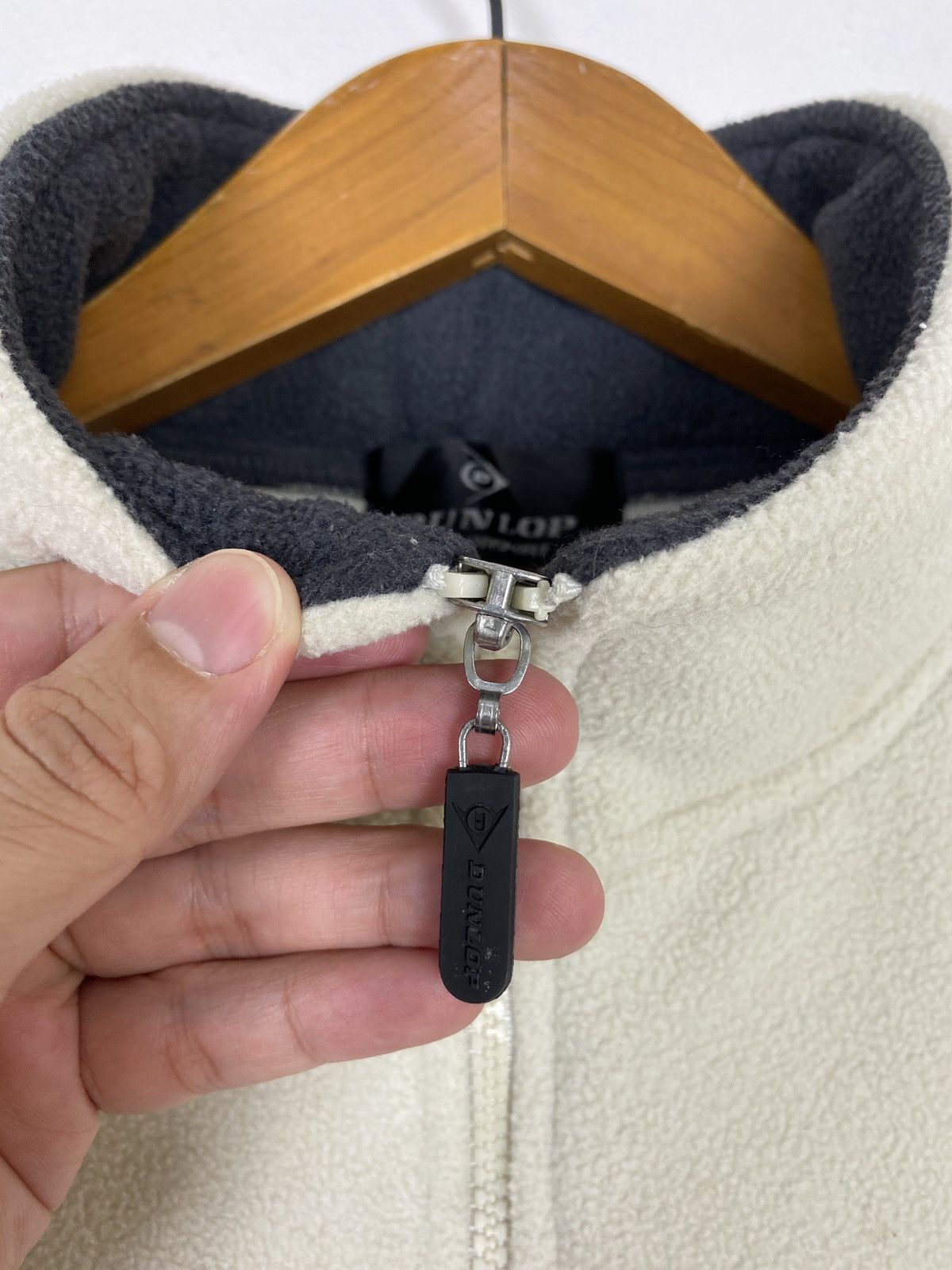 Dunlop Rare‼️ Dunlop Fleece Spellout Small Logo Large Size Size US L / EU 52-54 / 3 - 3 Thumbnail