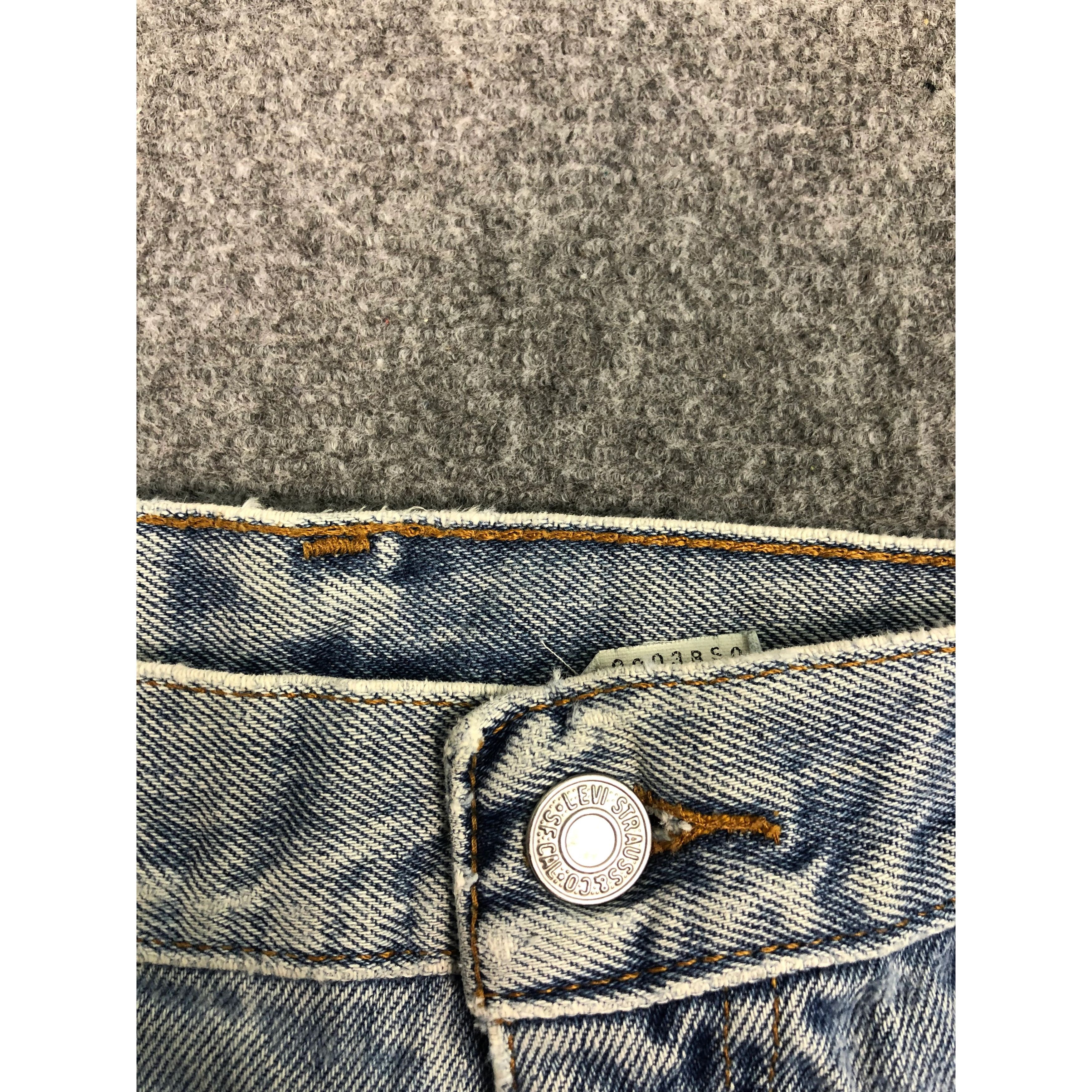 Levi's × Vintage Vintage 90s Levis 560 Jeans Lightwash DP0472 Size US 33 - 7 Thumbnail