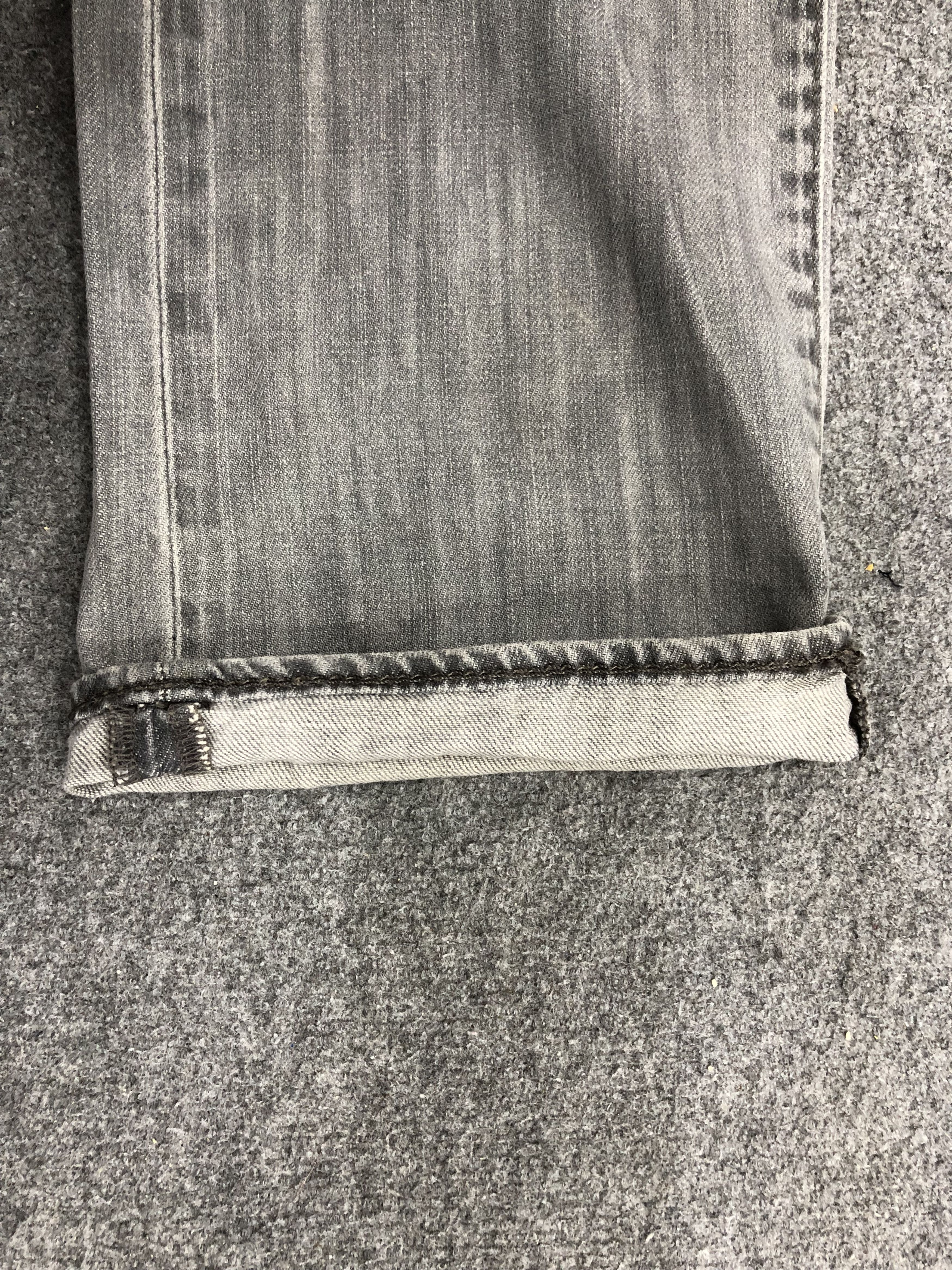 Levi's Vintage Levis 514 Light Wash Denim DP1302 Size US 33 - 13 Thumbnail