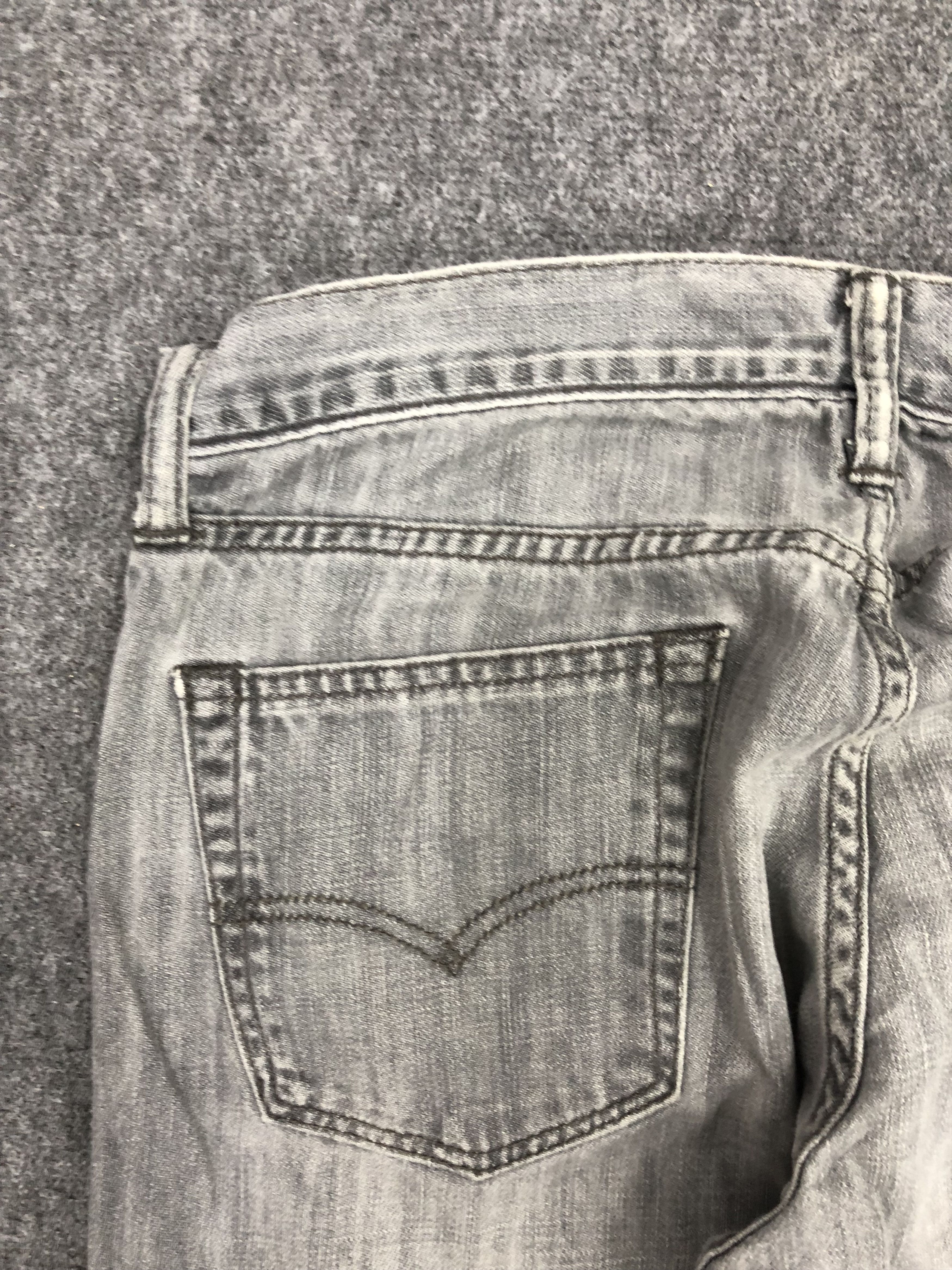 Levi's Vintage Levis 514 Light Wash Denim DP1302 Size US 33 - 15 Thumbnail