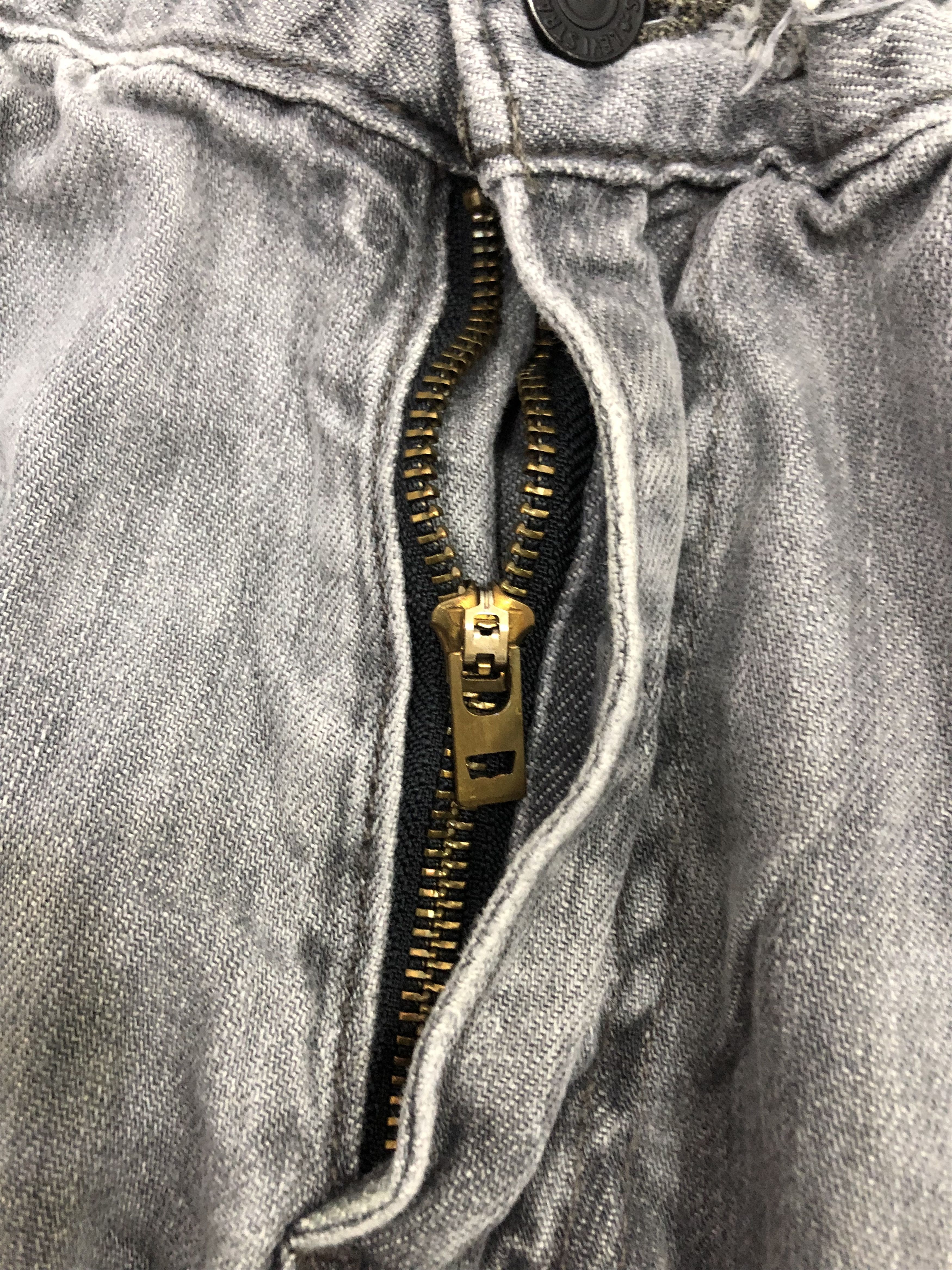 Levi's Vintage Levis 514 Light Wash Denim DP1302 Size US 33 - 12 Thumbnail
