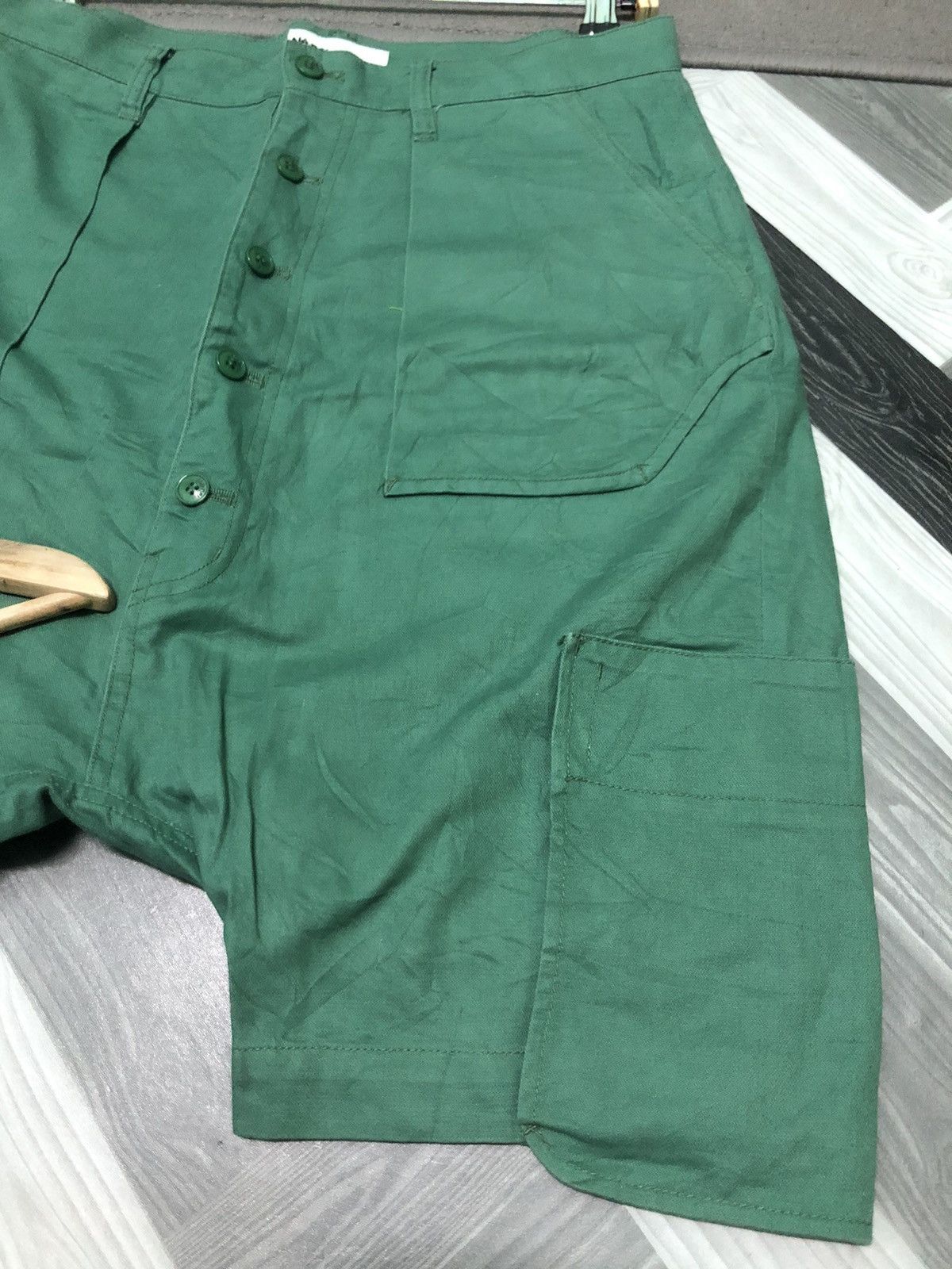 Issey Miyake × Japanese Brand × Ne-Net Ne-NET ISSEY MIYAKE HIGH RISE MULTI POCKET SHORT PANTS Size US 31 - 4 Thumbnail