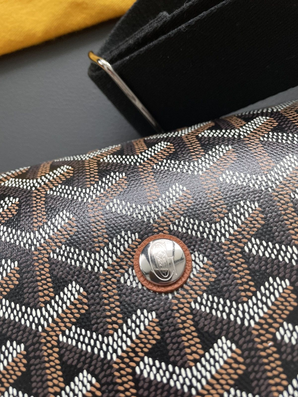 Goyard Brand NEW RARE Classic Goyard Crossbody Large Messenger Bag Size ONE SIZE - 10 Thumbnail