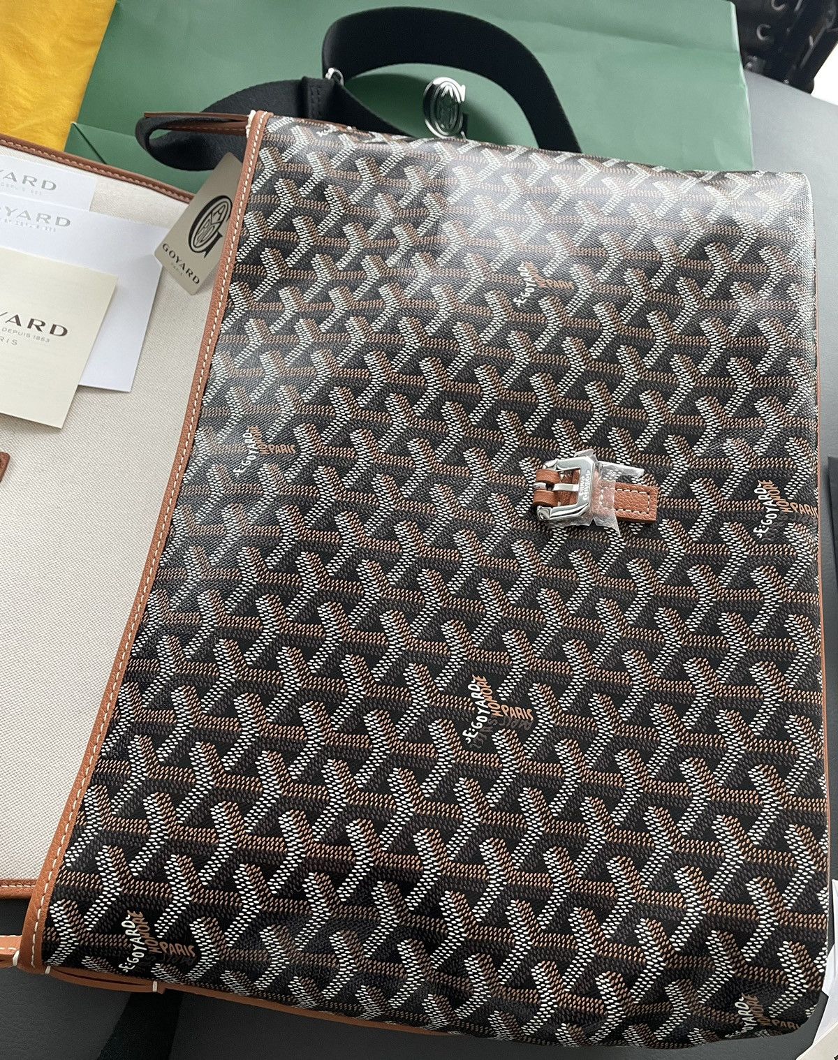 Goyard Brand NEW RARE Classic Goyard Crossbody Large Messenger Bag Size ONE SIZE - 14 Thumbnail