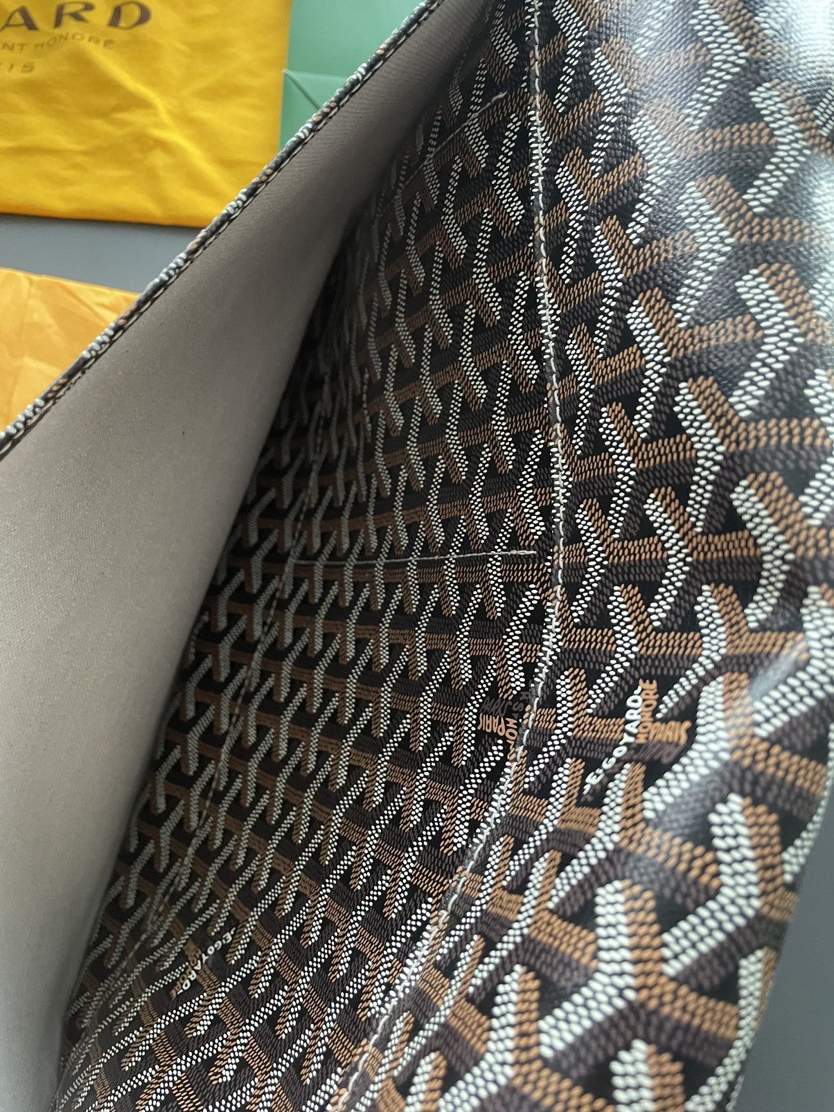 Goyard Brand NEW RARE Classic Goyard Crossbody Large Messenger Bag Size ONE SIZE - 16 Thumbnail
